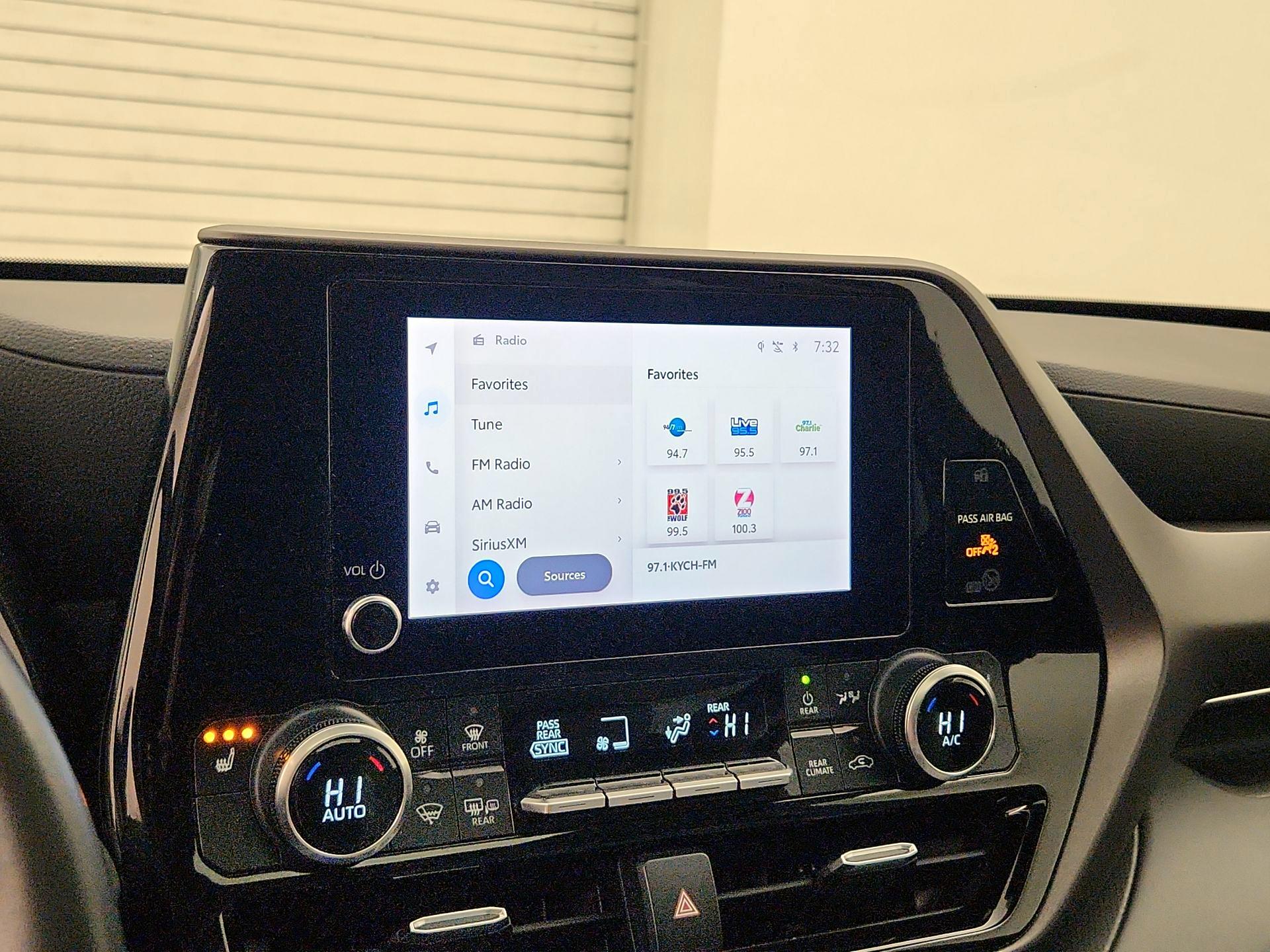 Thumbnail: 2023 Toyota Highlander - 15