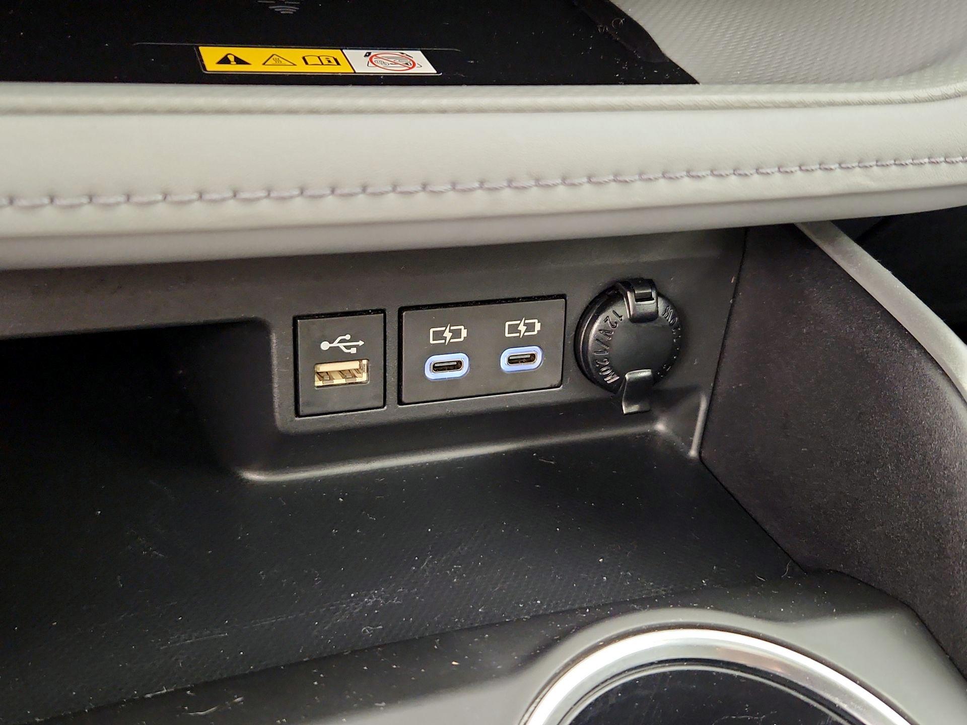 Thumbnail: 2023 Toyota Highlander - 18