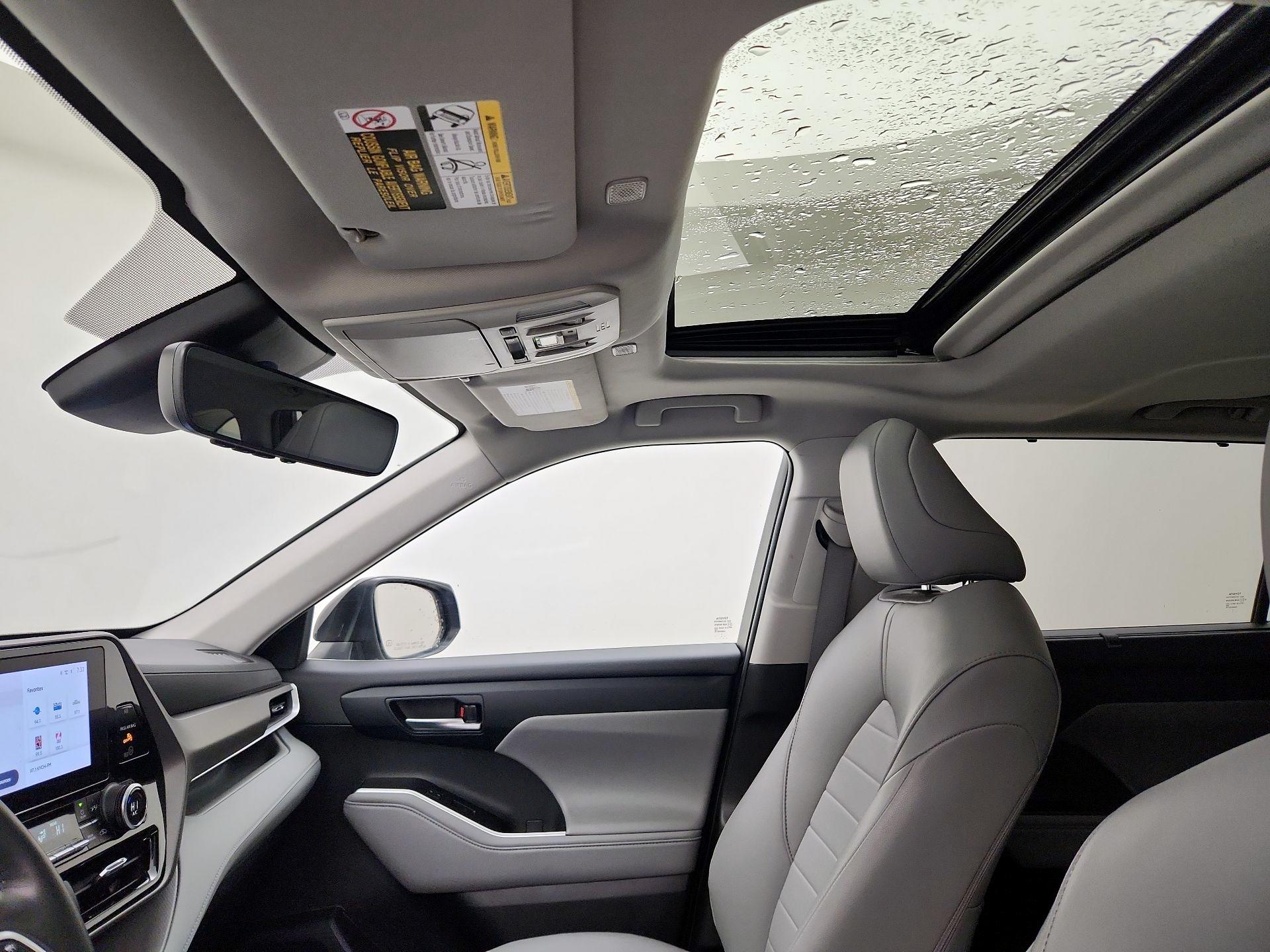 Thumbnail: 2023 Toyota Highlander - 19