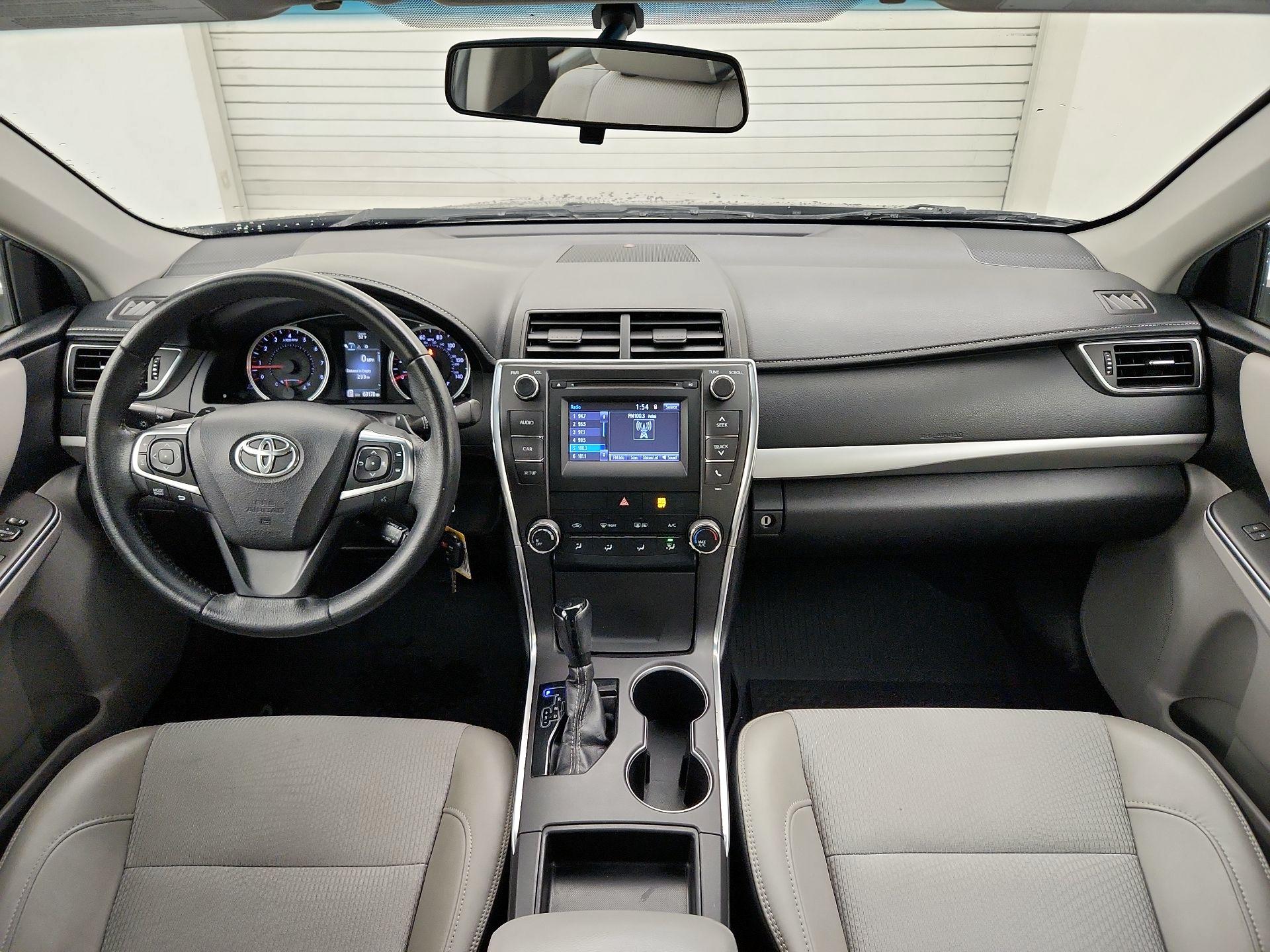 Thumbnail: 2017 Toyota Camry - 9