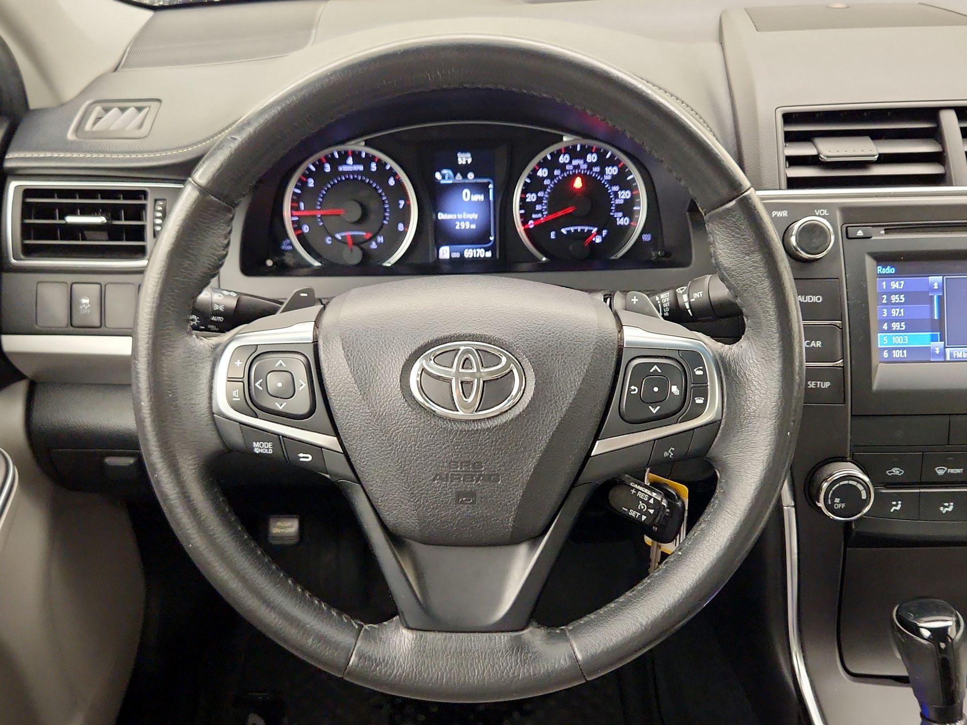 Thumbnail: 2017 Toyota Camry - 10