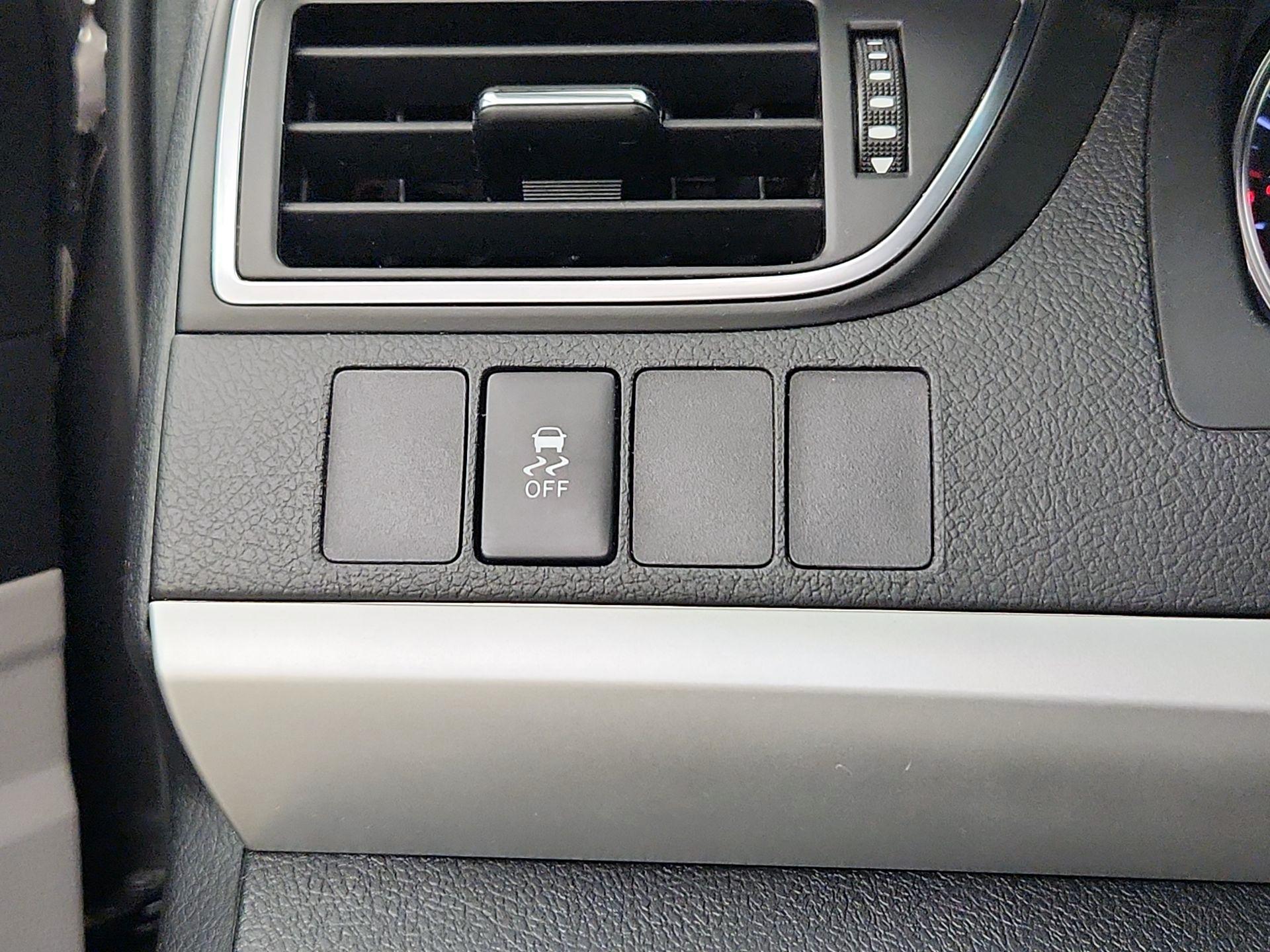 Thumbnail: 2017 Toyota Camry - 13