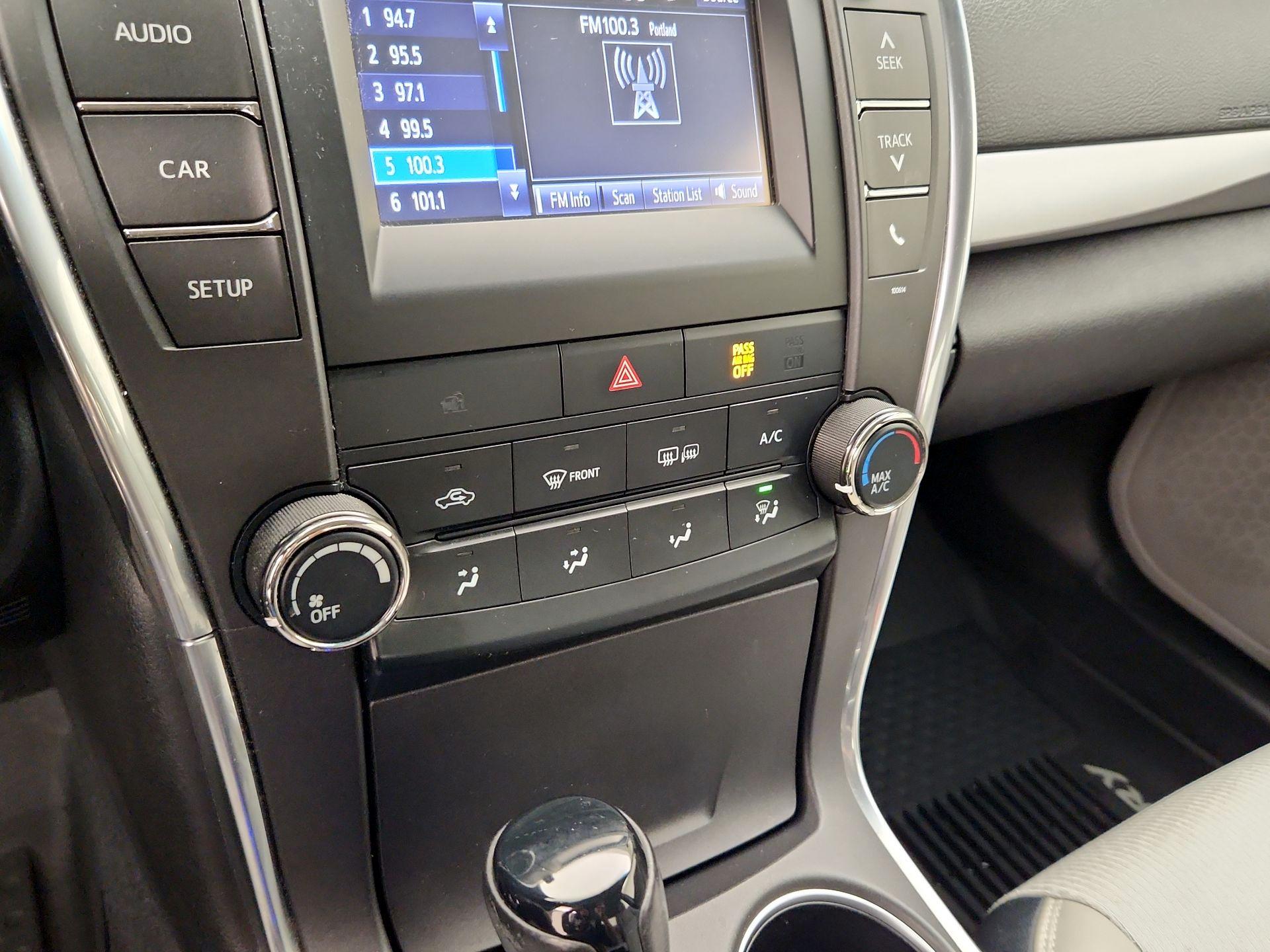 Thumbnail: 2017 Toyota Camry - 16