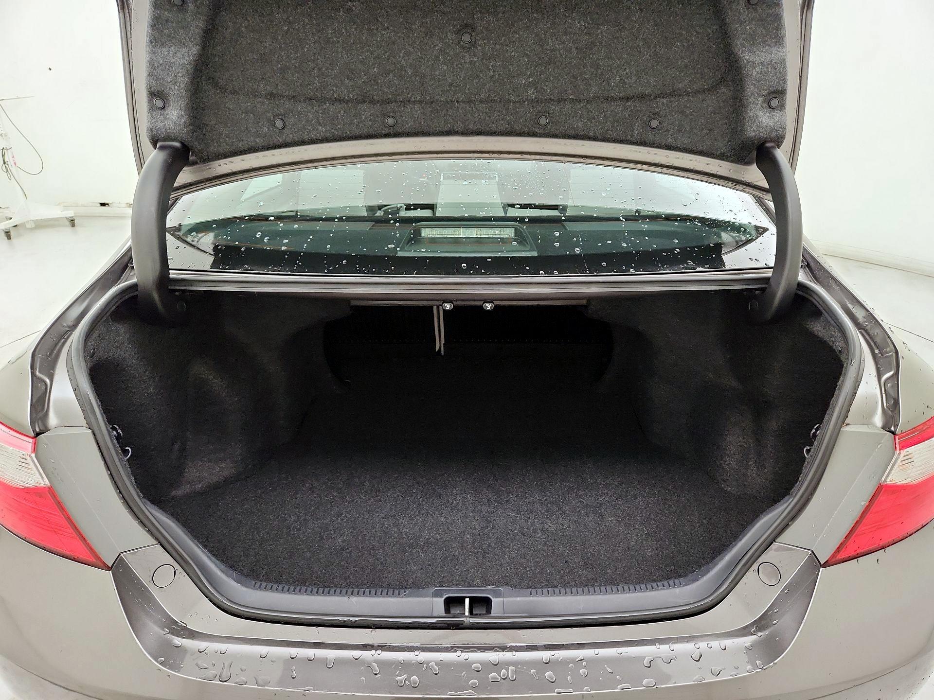 Thumbnail: 2017 Toyota Camry - 20