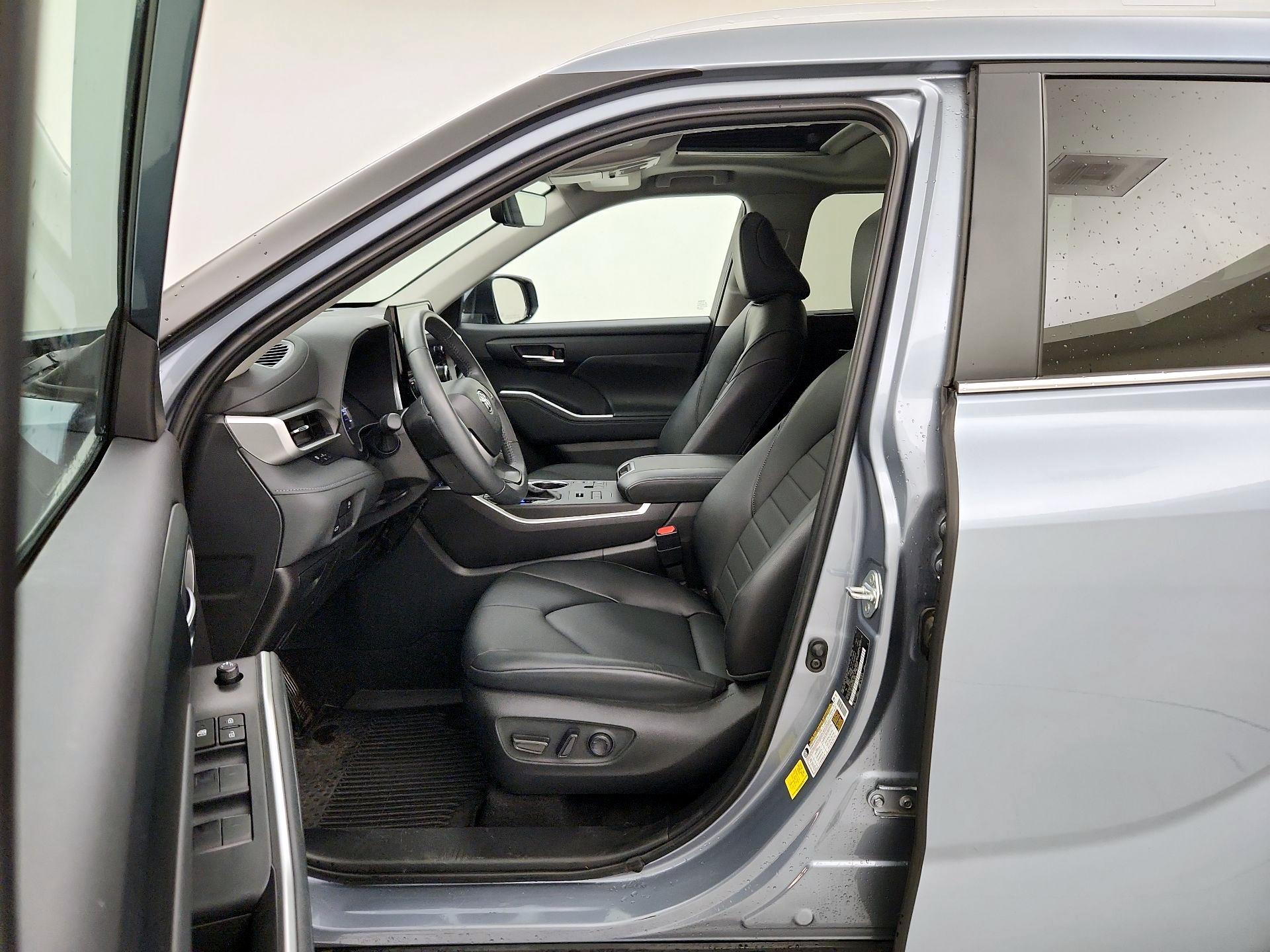 Thumbnail: 2024 Toyota Highlander - 11