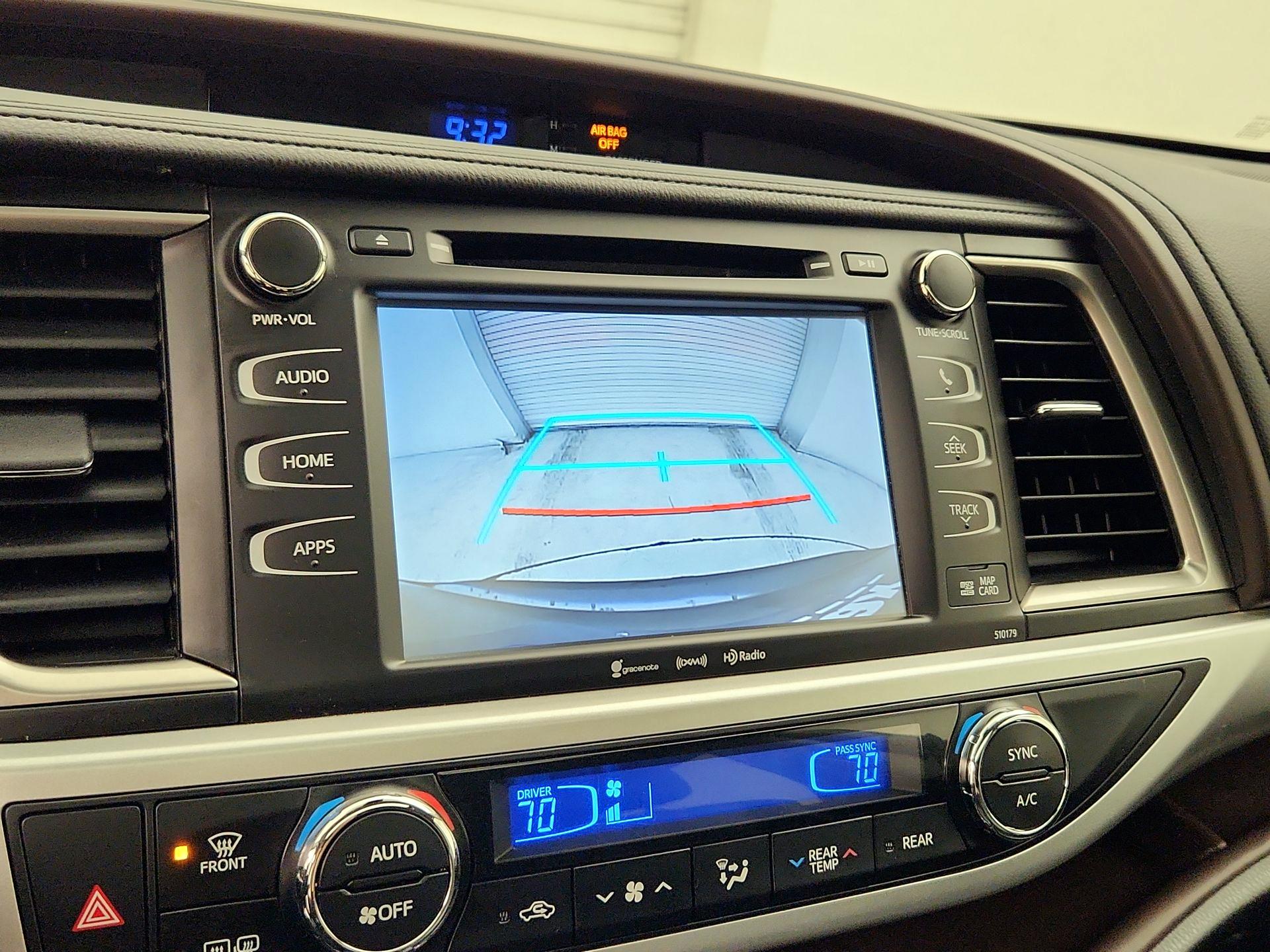 Thumbnail: 2017 Toyota Highlander - 15