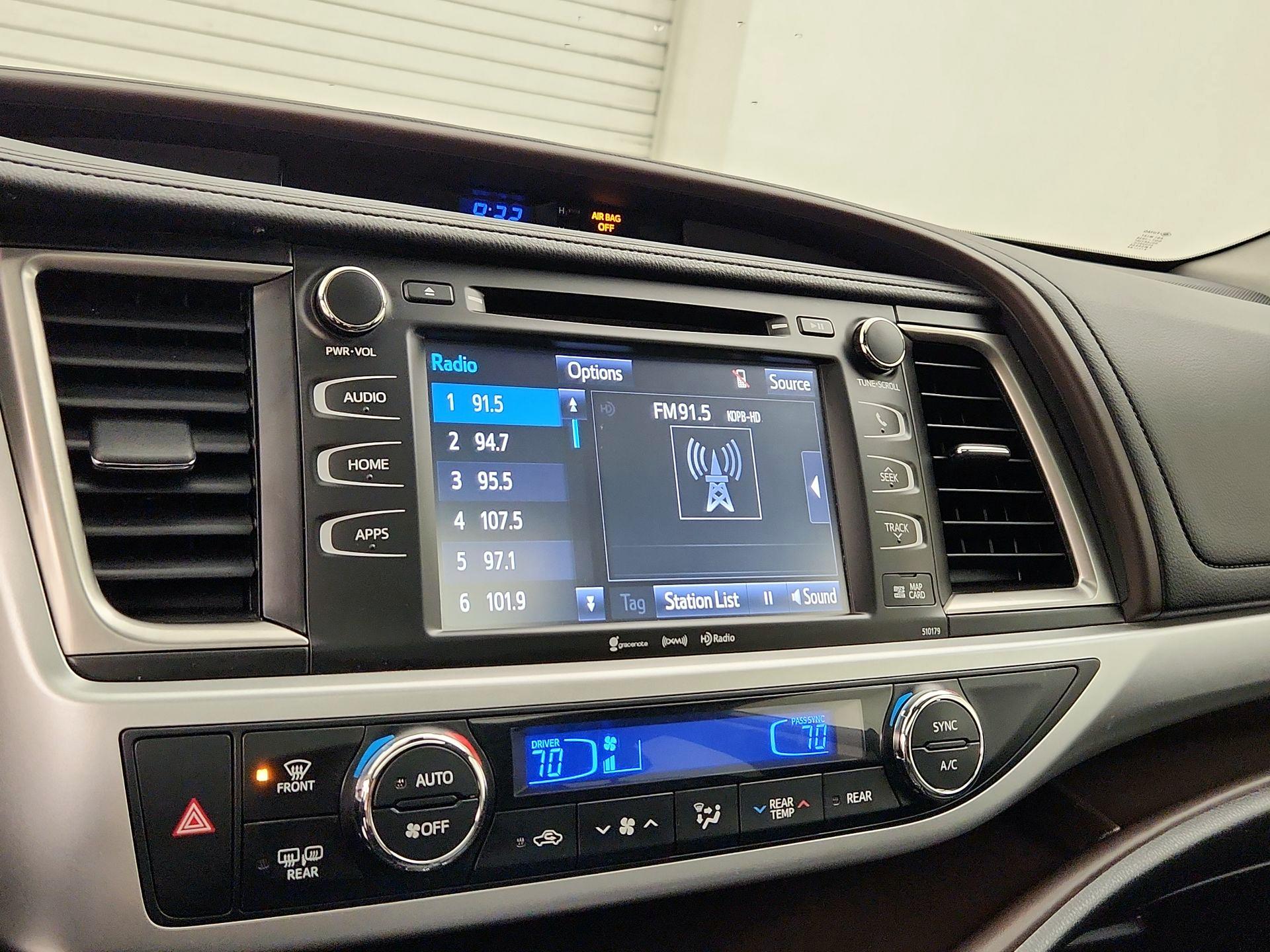 Thumbnail: 2017 Toyota Highlander - 16