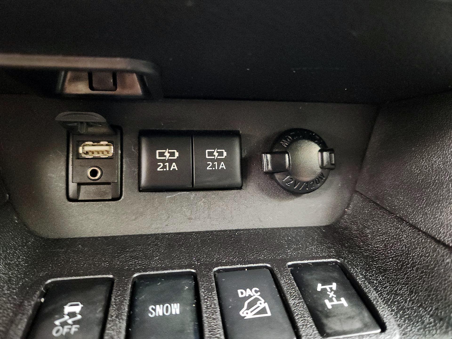 Thumbnail: 2017 Toyota Highlander - 19