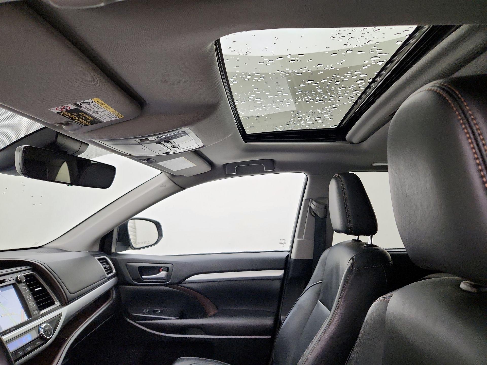 Thumbnail: 2017 Toyota Highlander - 20