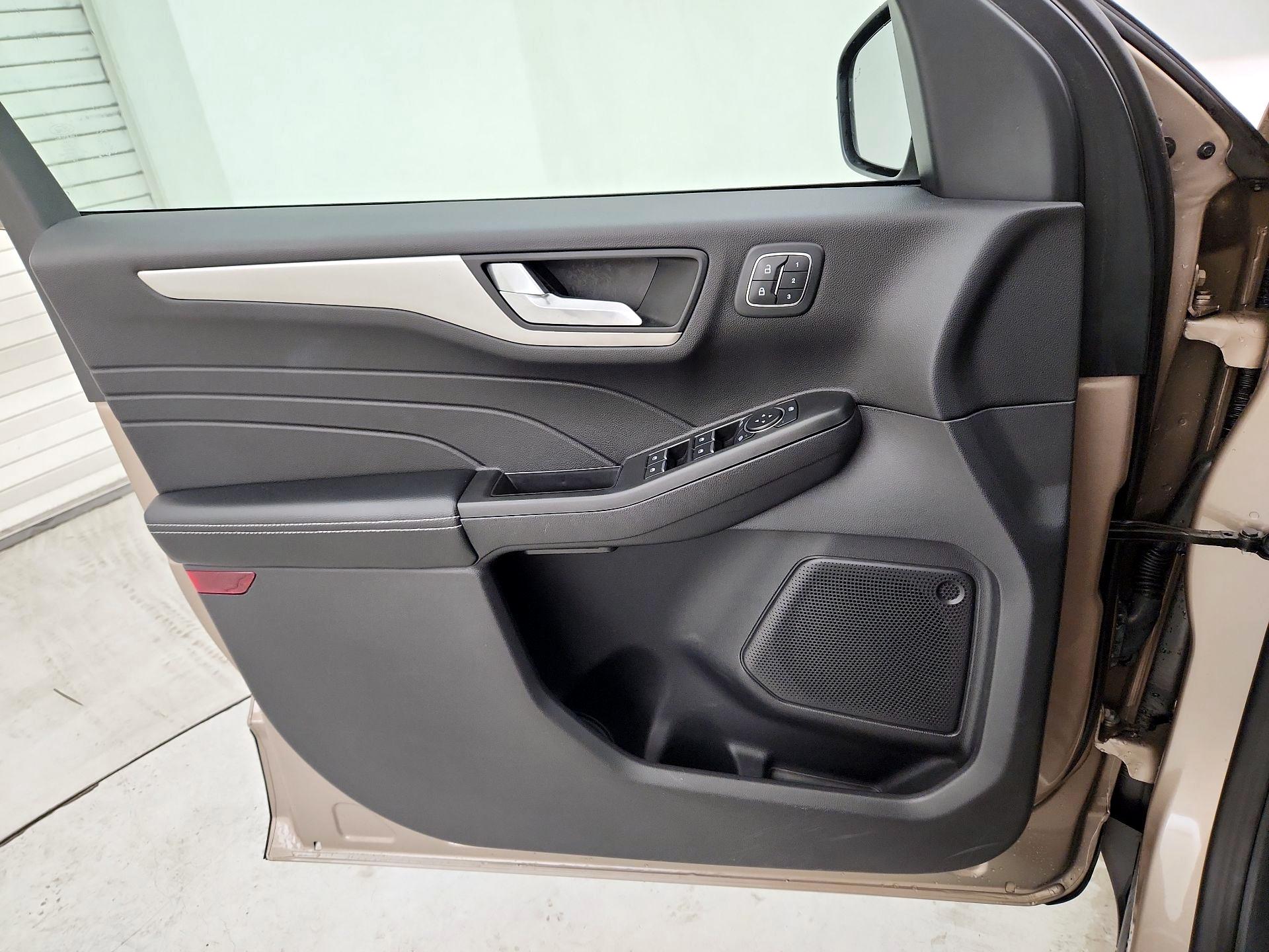 Thumbnail: 2021 Ford Escape - 12