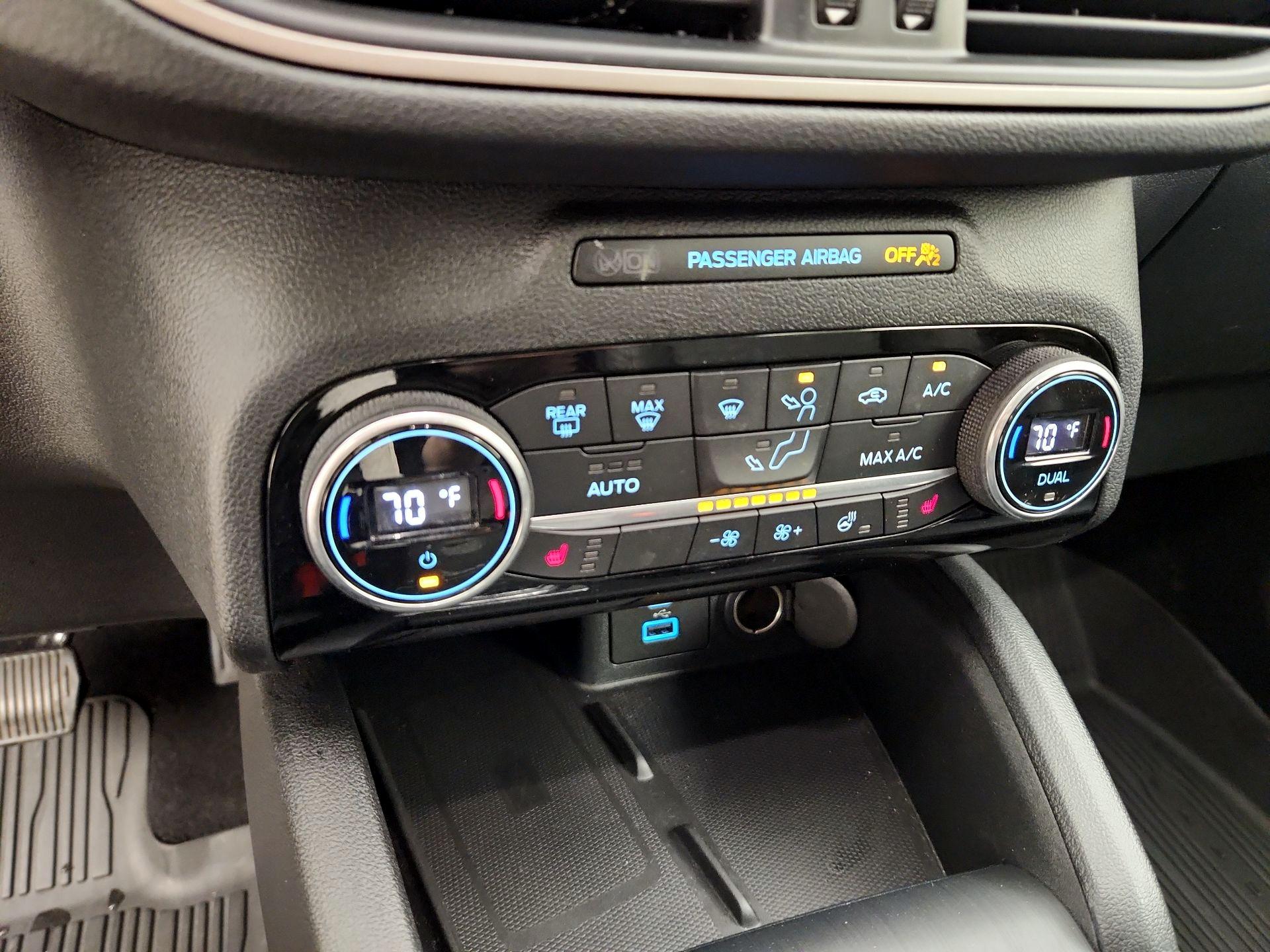 Thumbnail: 2021 Ford Escape - 17