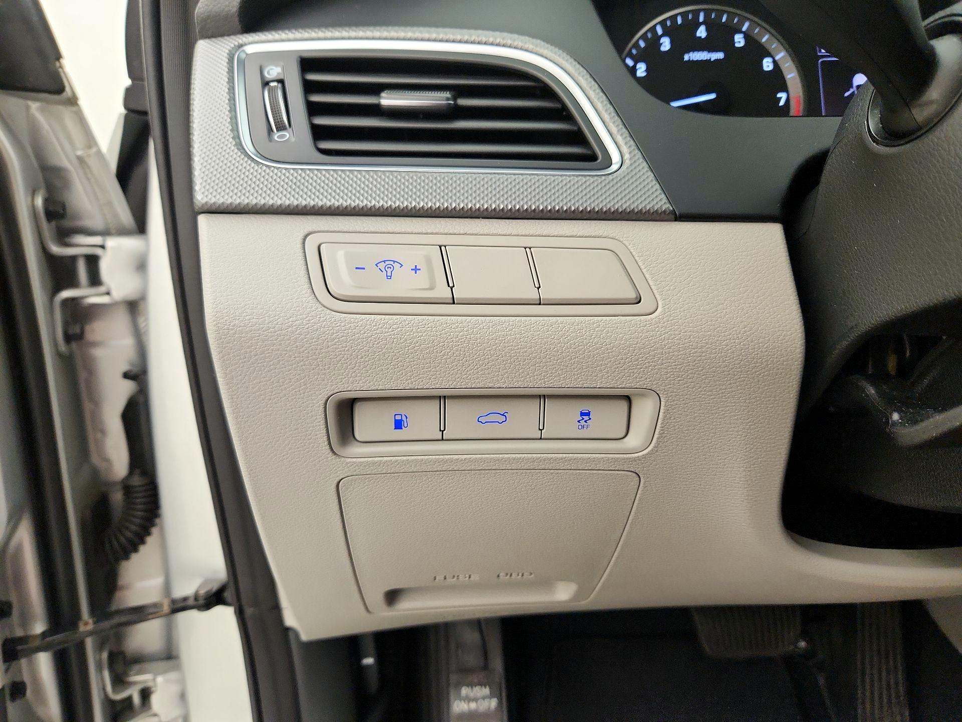 Thumbnail: 2015 Hyundai Sonata - 13