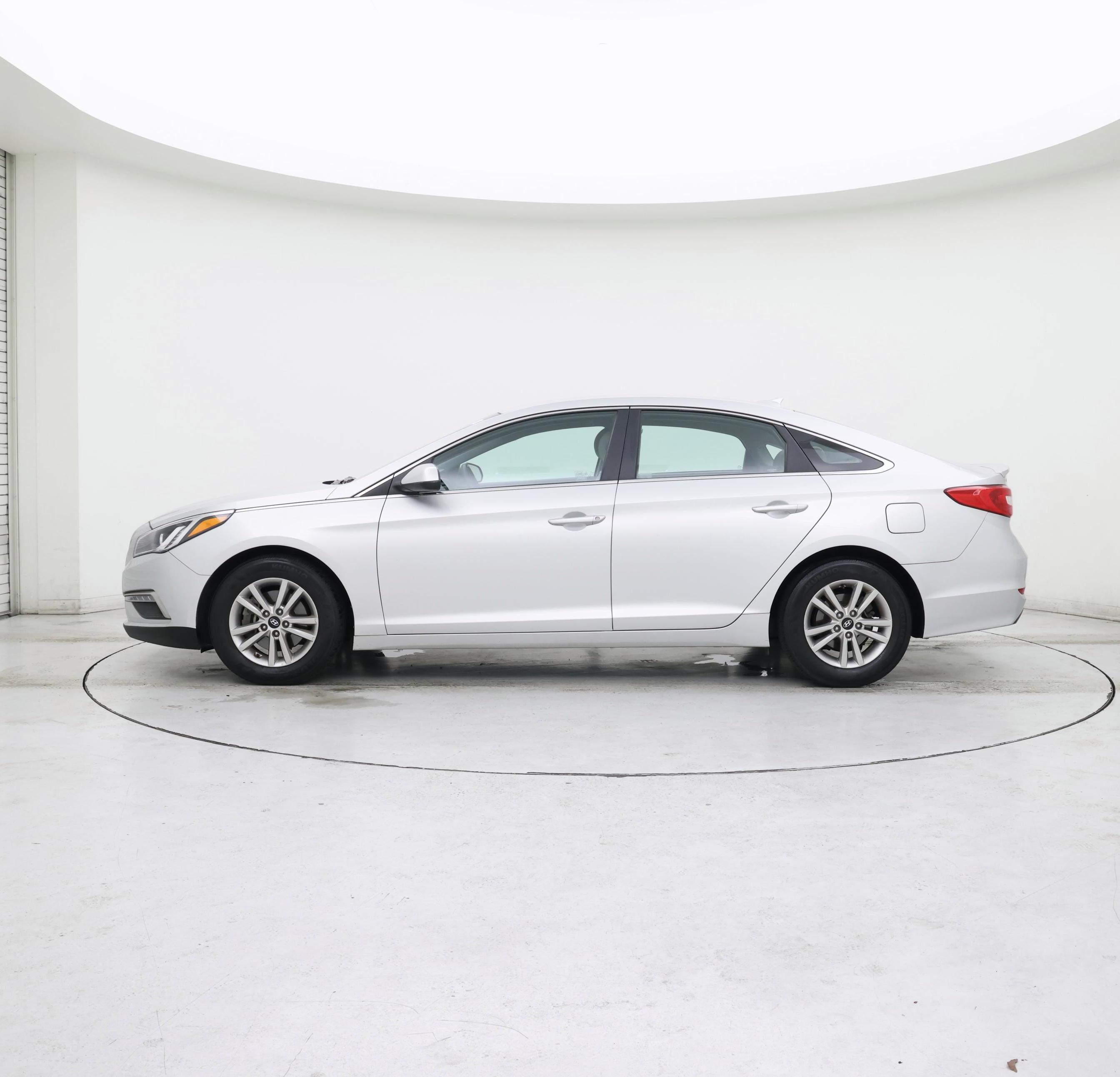 Thumbnail: 2015 Hyundai Sonata - 3