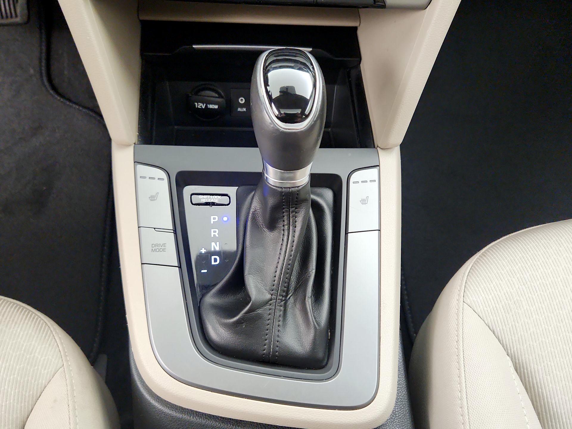 Thumbnail: 2018 Hyundai Elantra - 17