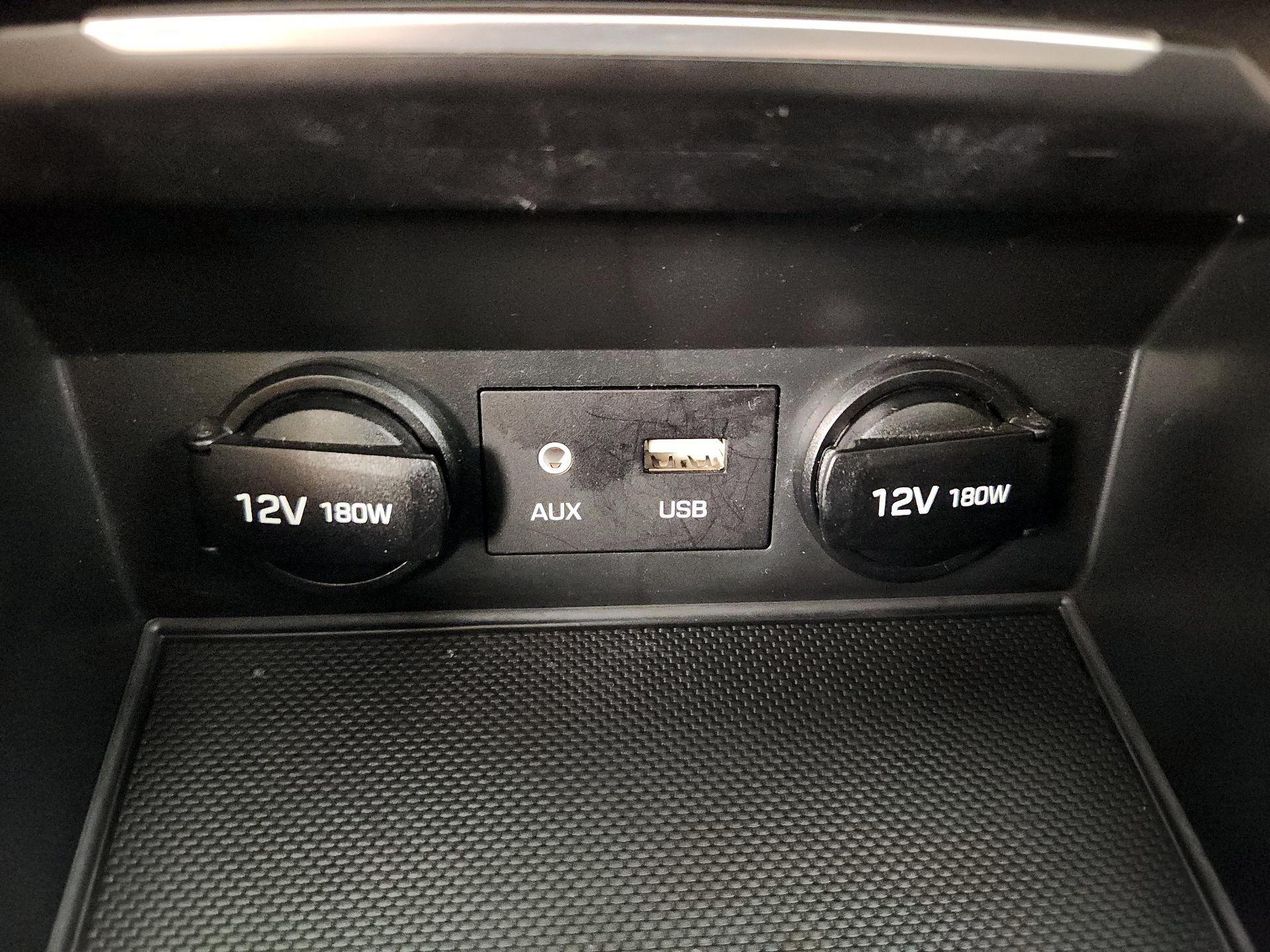 Thumbnail: 2018 Hyundai Elantra - 18