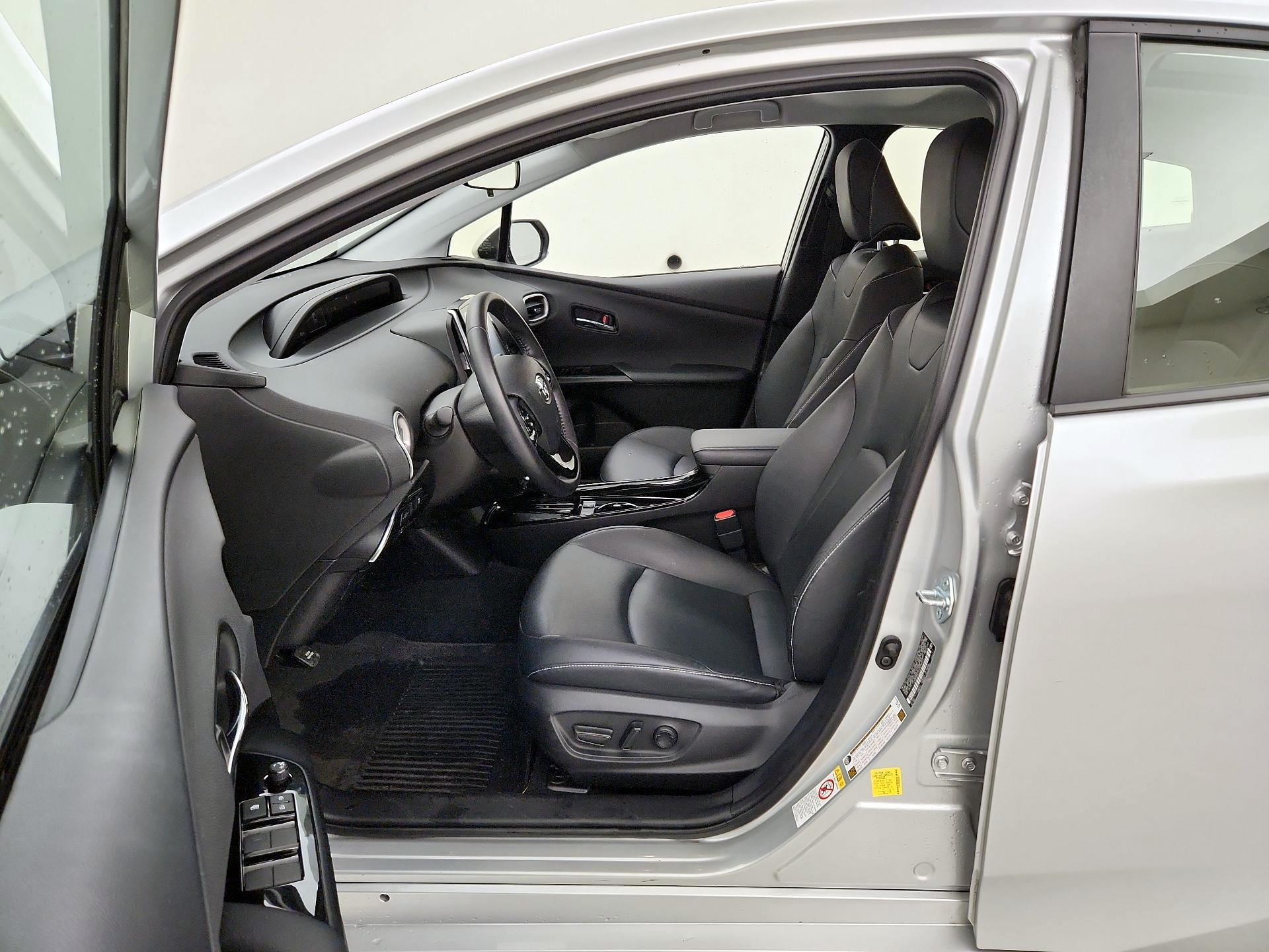 Thumbnail: 2022 Toyota Prius Prime - 11