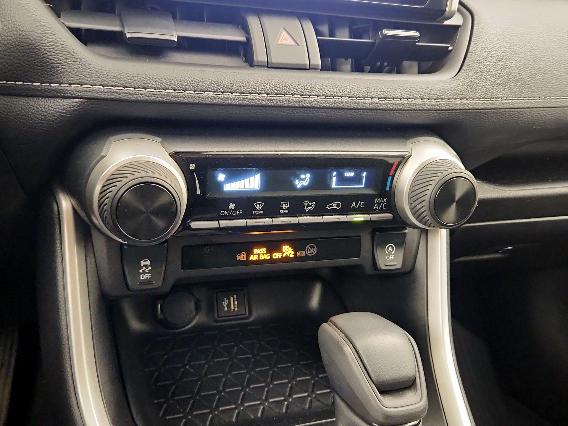 Thumbnail: 2024 Toyota RAV4 - 16