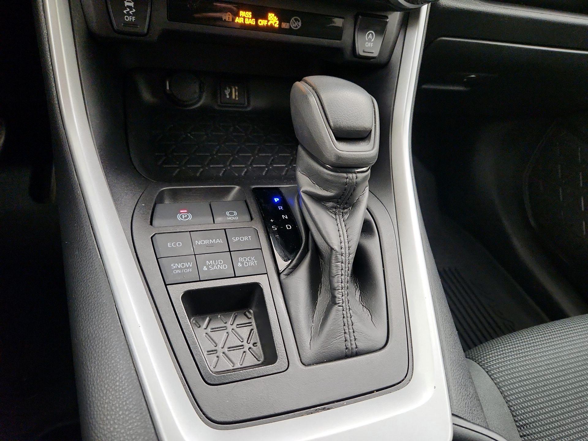 Thumbnail: 2024 Toyota RAV4 - 17