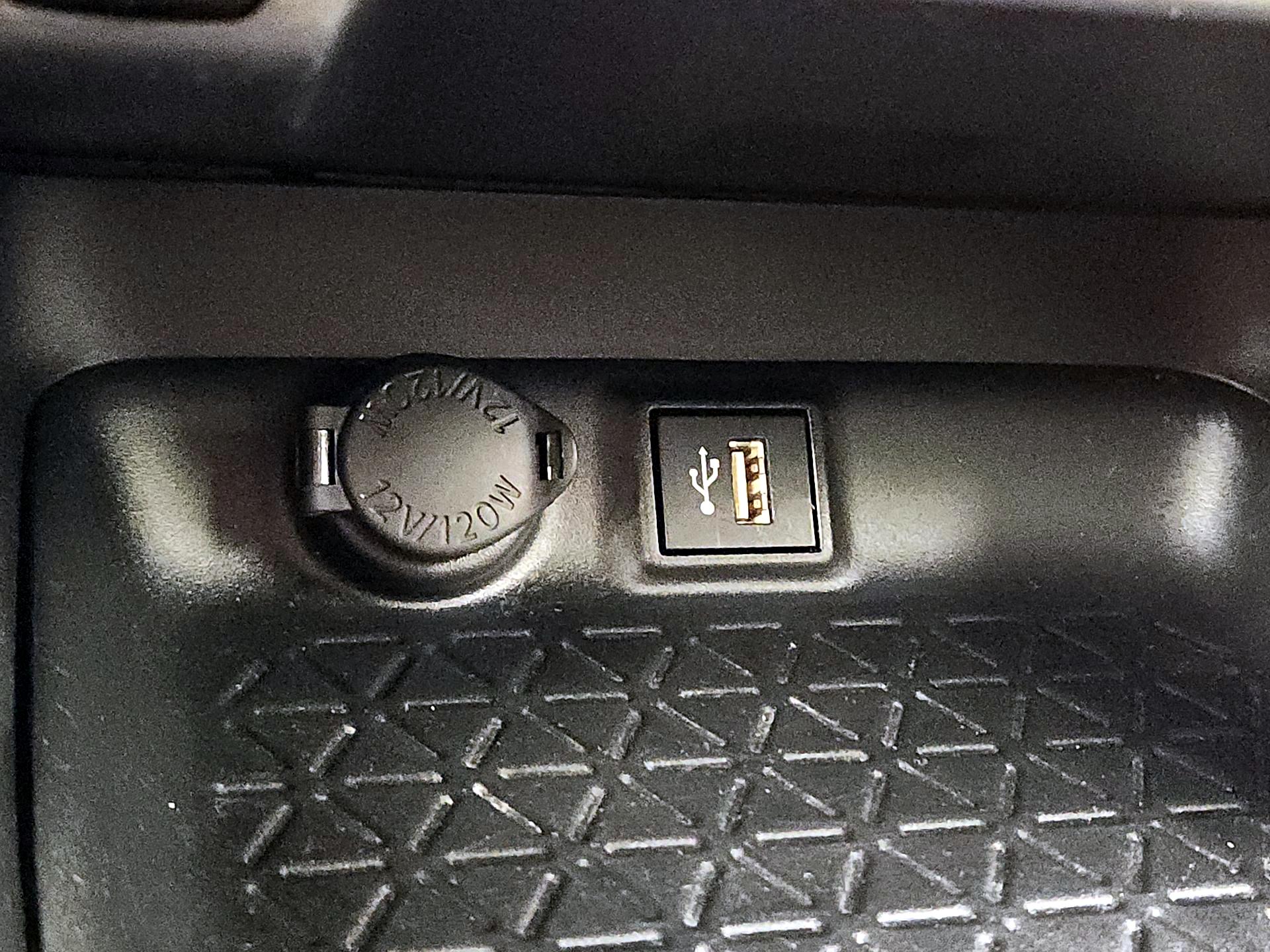 Thumbnail: 2024 Toyota RAV4 - 18