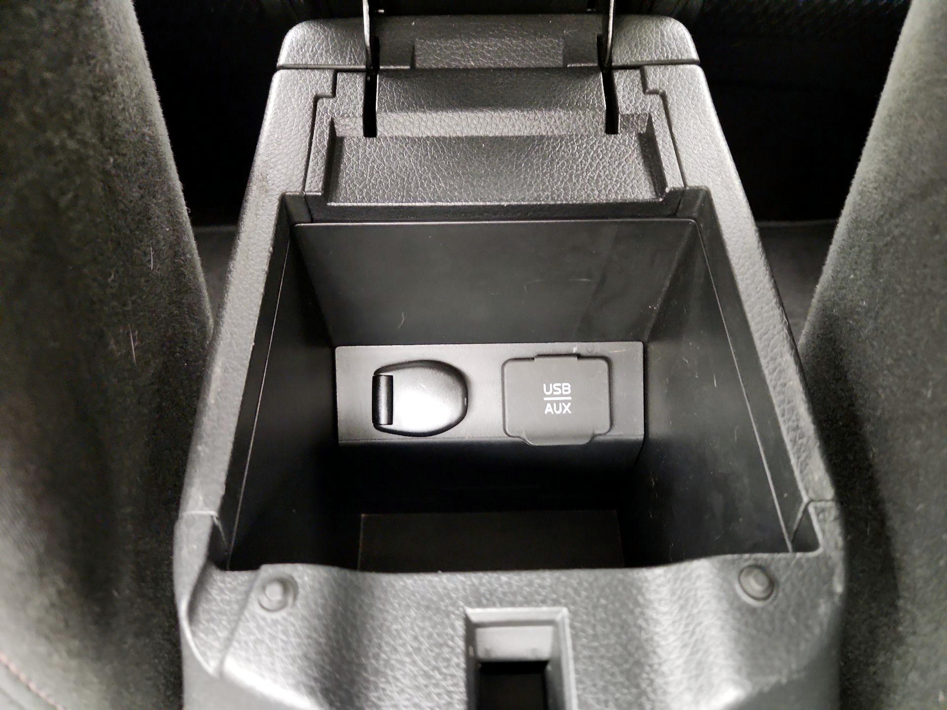 Thumbnail: 2015 Nissan Sentra - 18