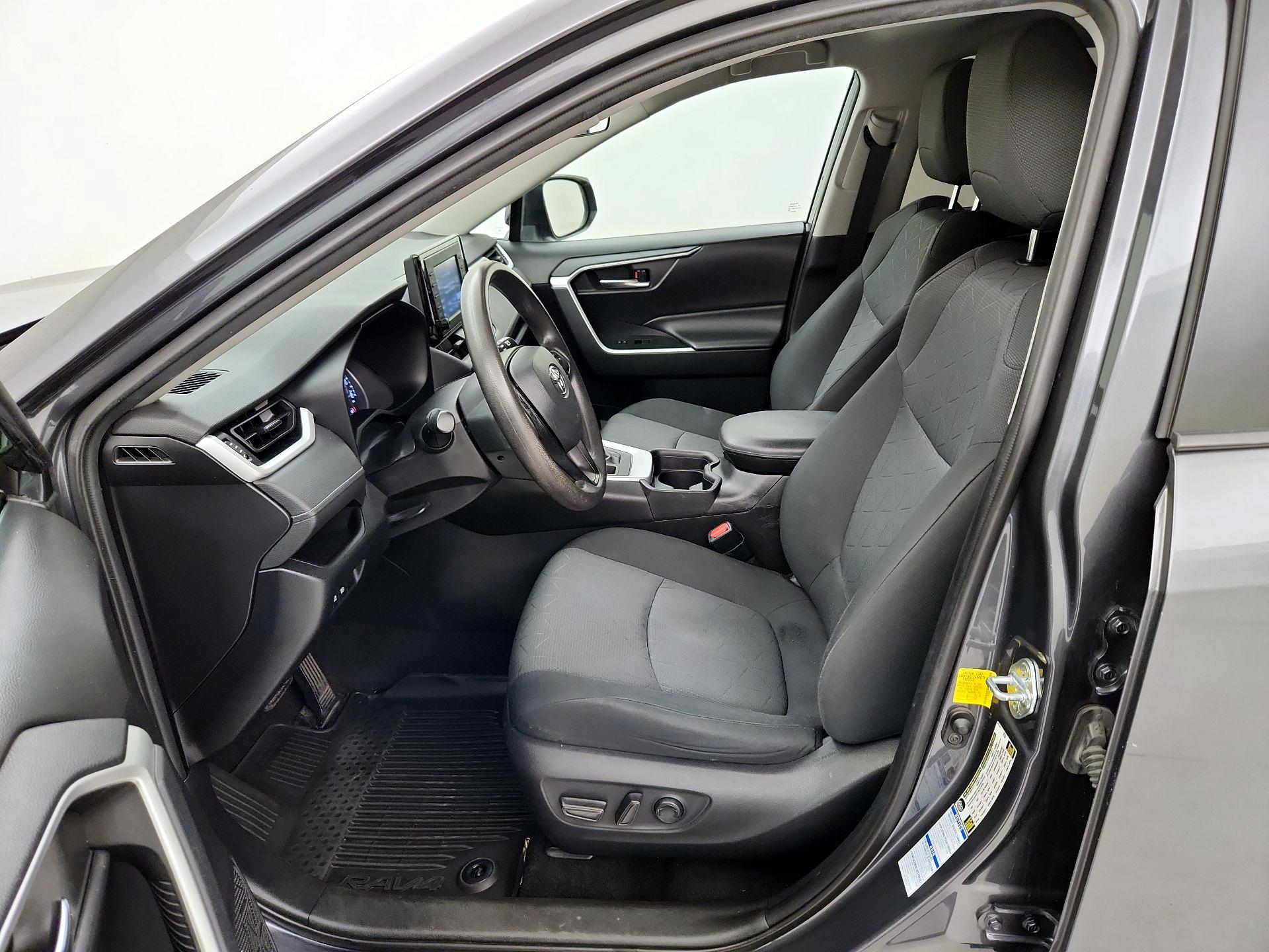 Thumbnail: 2021 Toyota RAV4 - 11