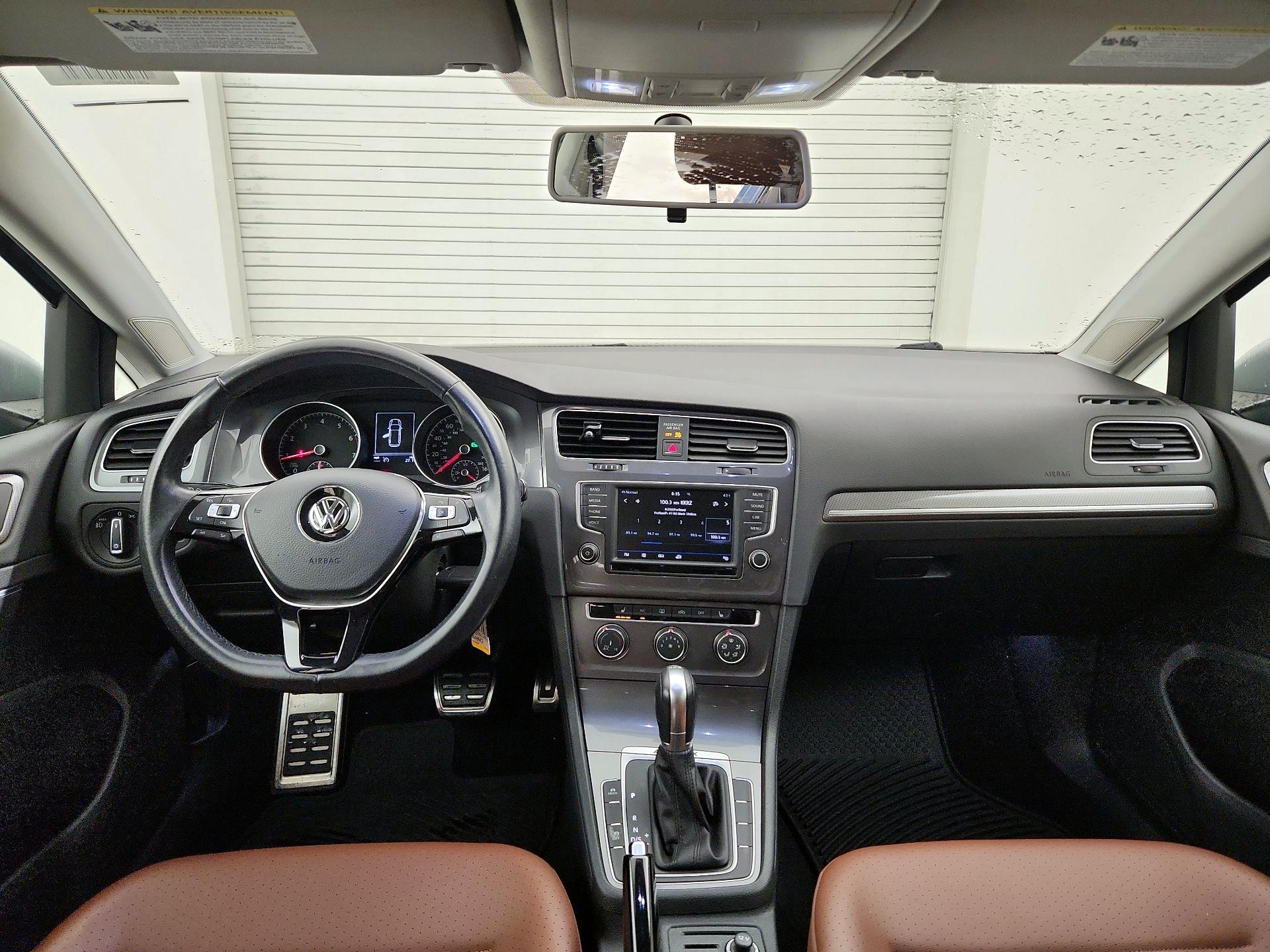 Thumbnail: 2017 Volkswagen Golf - 9