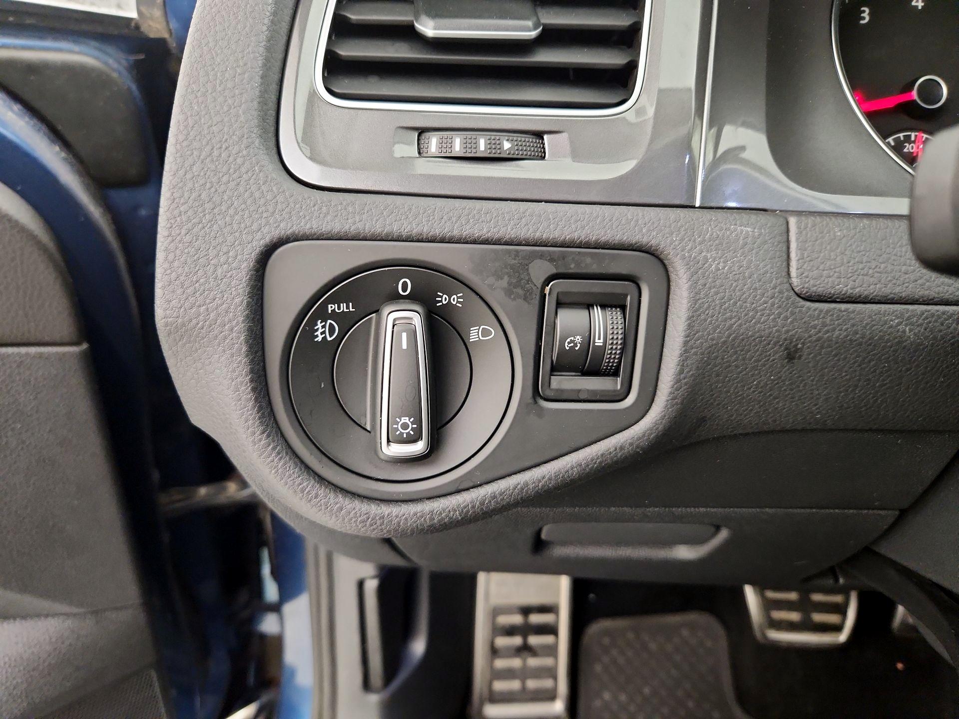 Thumbnail: 2017 Volkswagen Golf - 13