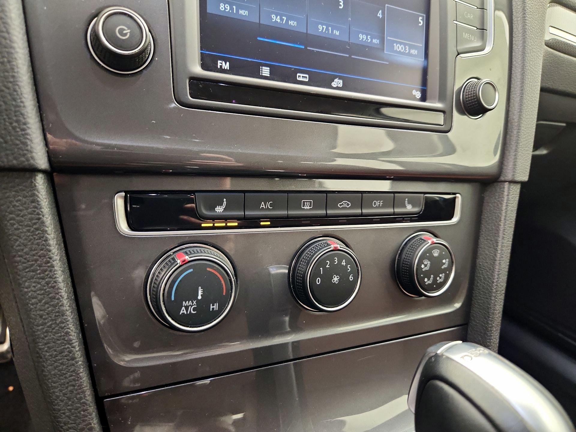 Thumbnail: 2017 Volkswagen Golf - 16