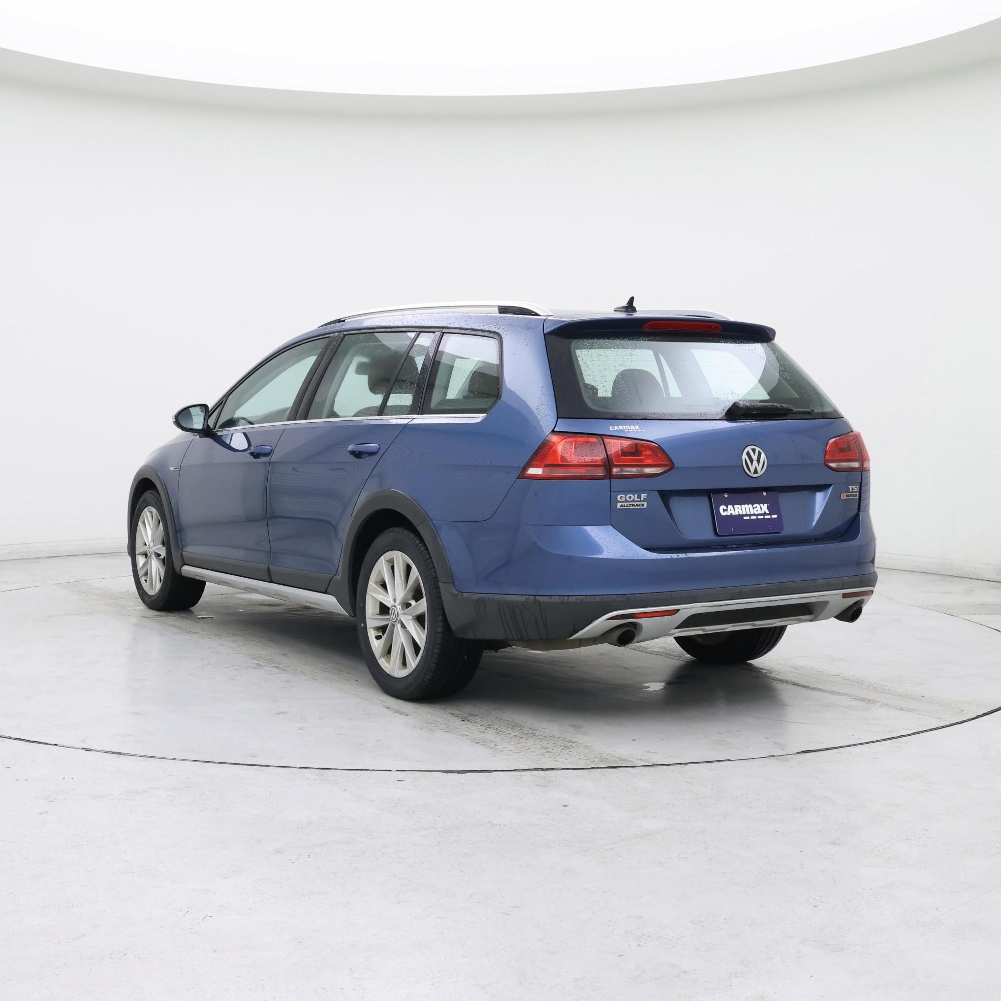 Thumbnail: 2017 Volkswagen Golf - 2