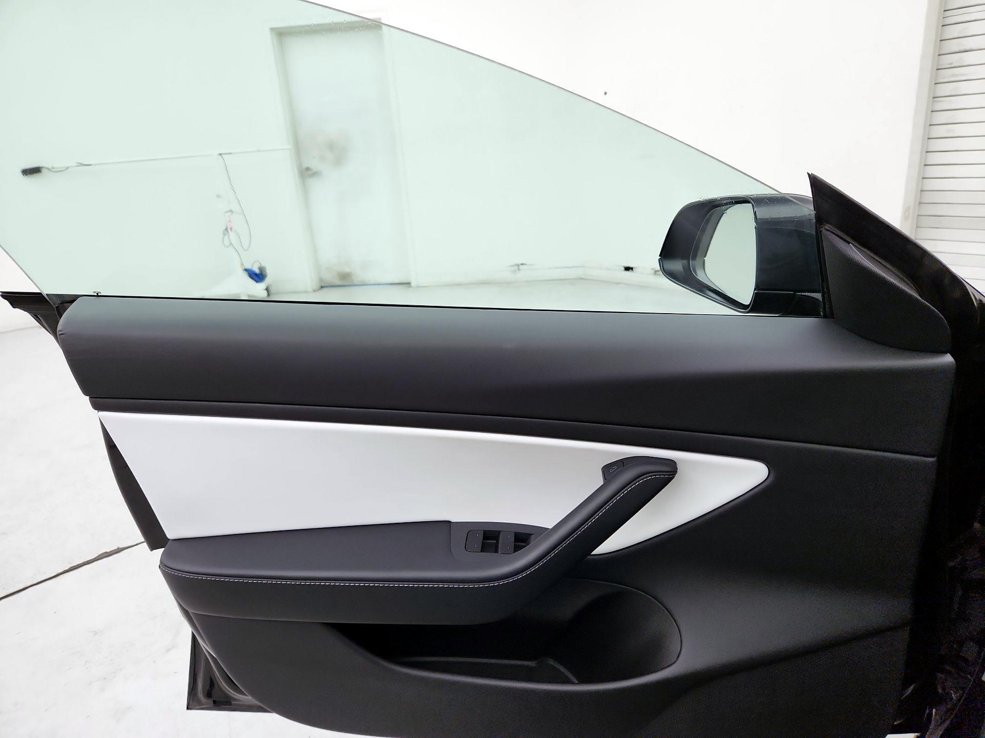 Thumbnail: 2021 Tesla Model 3 - 12