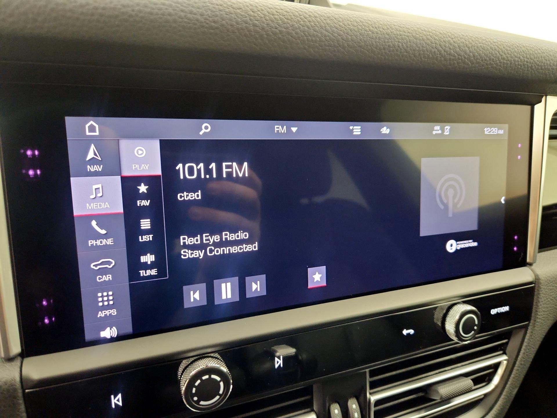 Thumbnail: 2023 Porsche Macan - 16