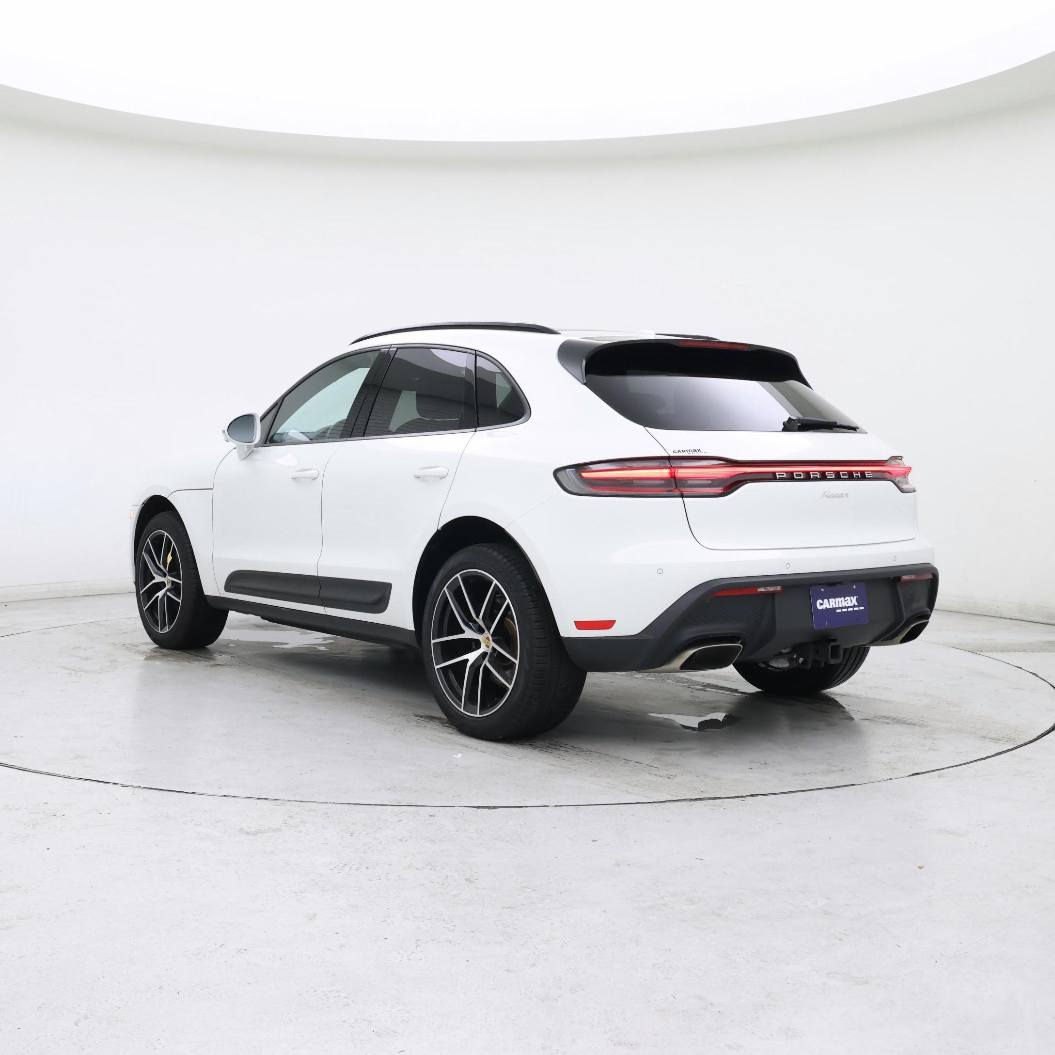 Thumbnail: 2023 Porsche Macan - 2