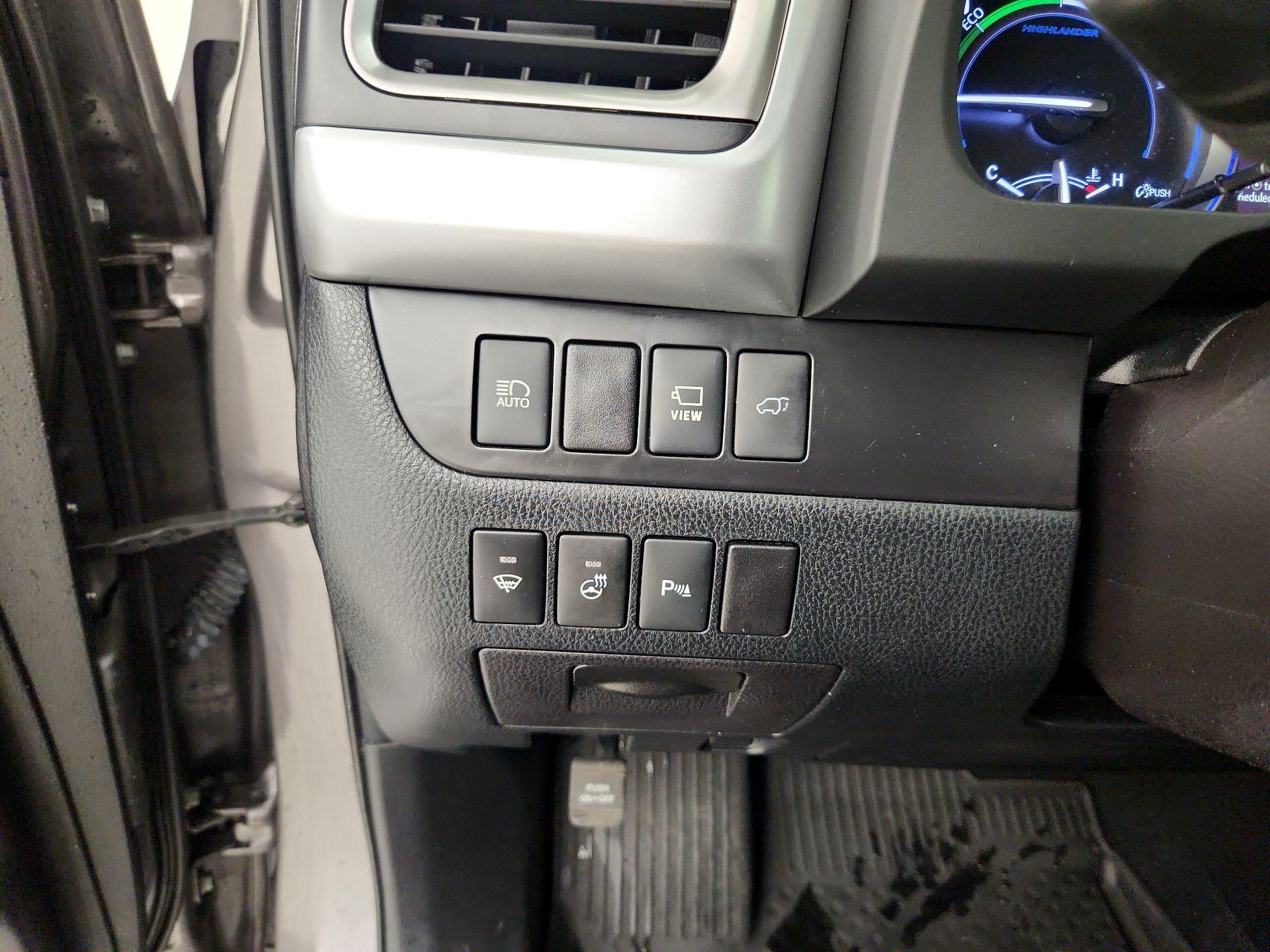 Thumbnail: 2018 Toyota Highlander - 13