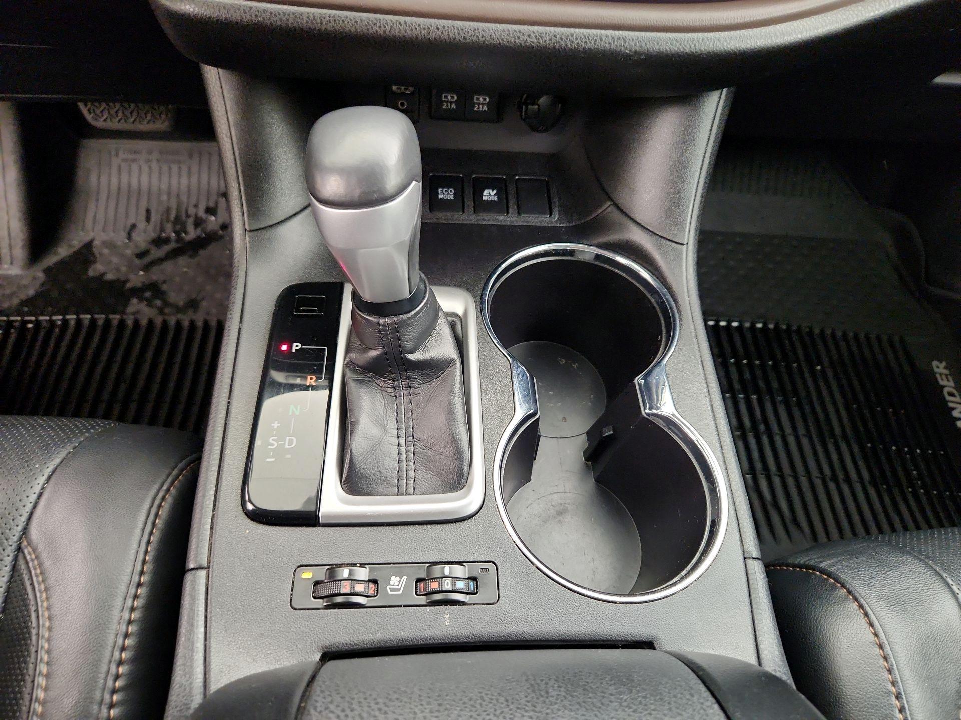 Thumbnail: 2018 Toyota Highlander - 17