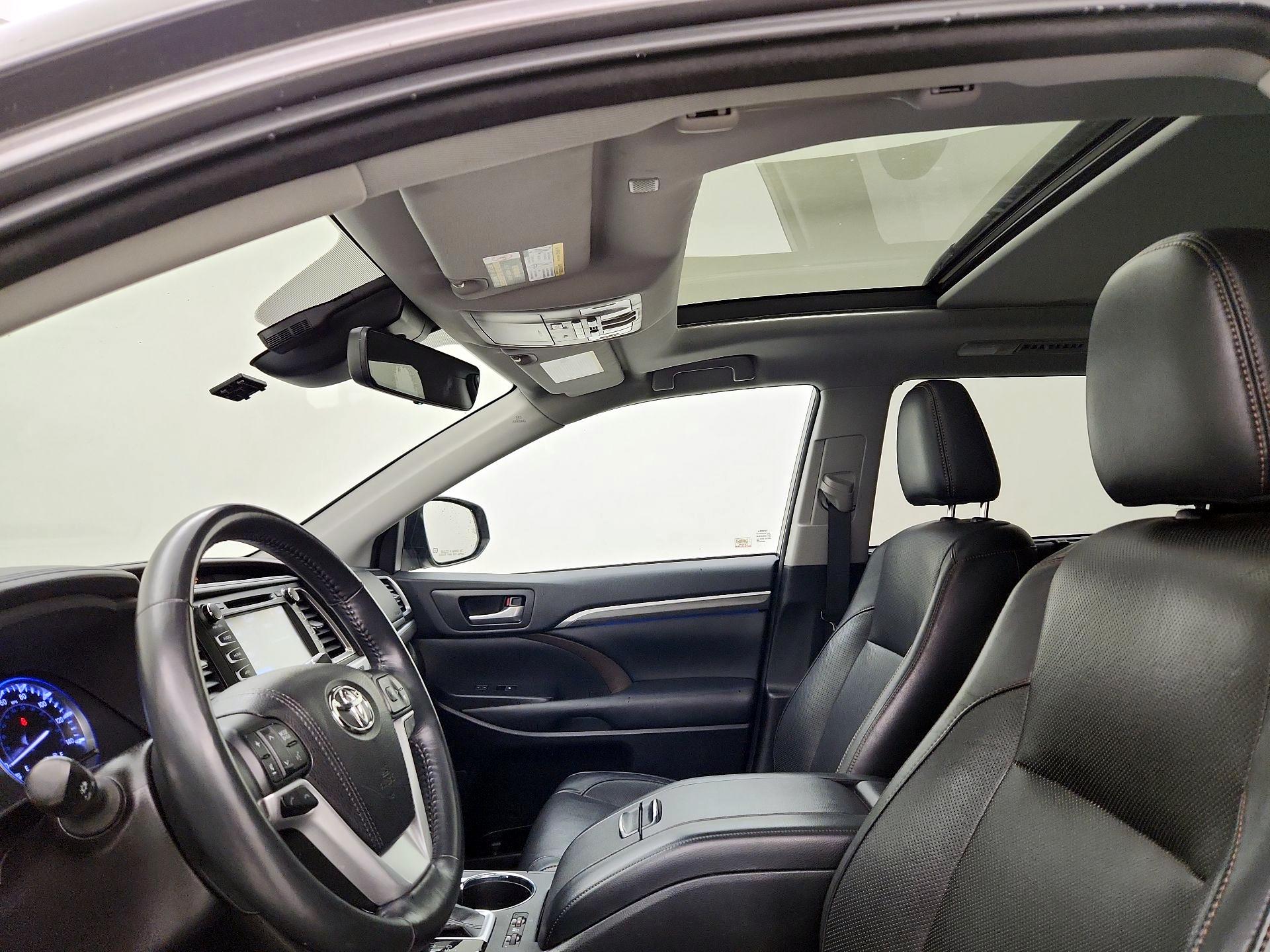 Thumbnail: 2018 Toyota Highlander - 19