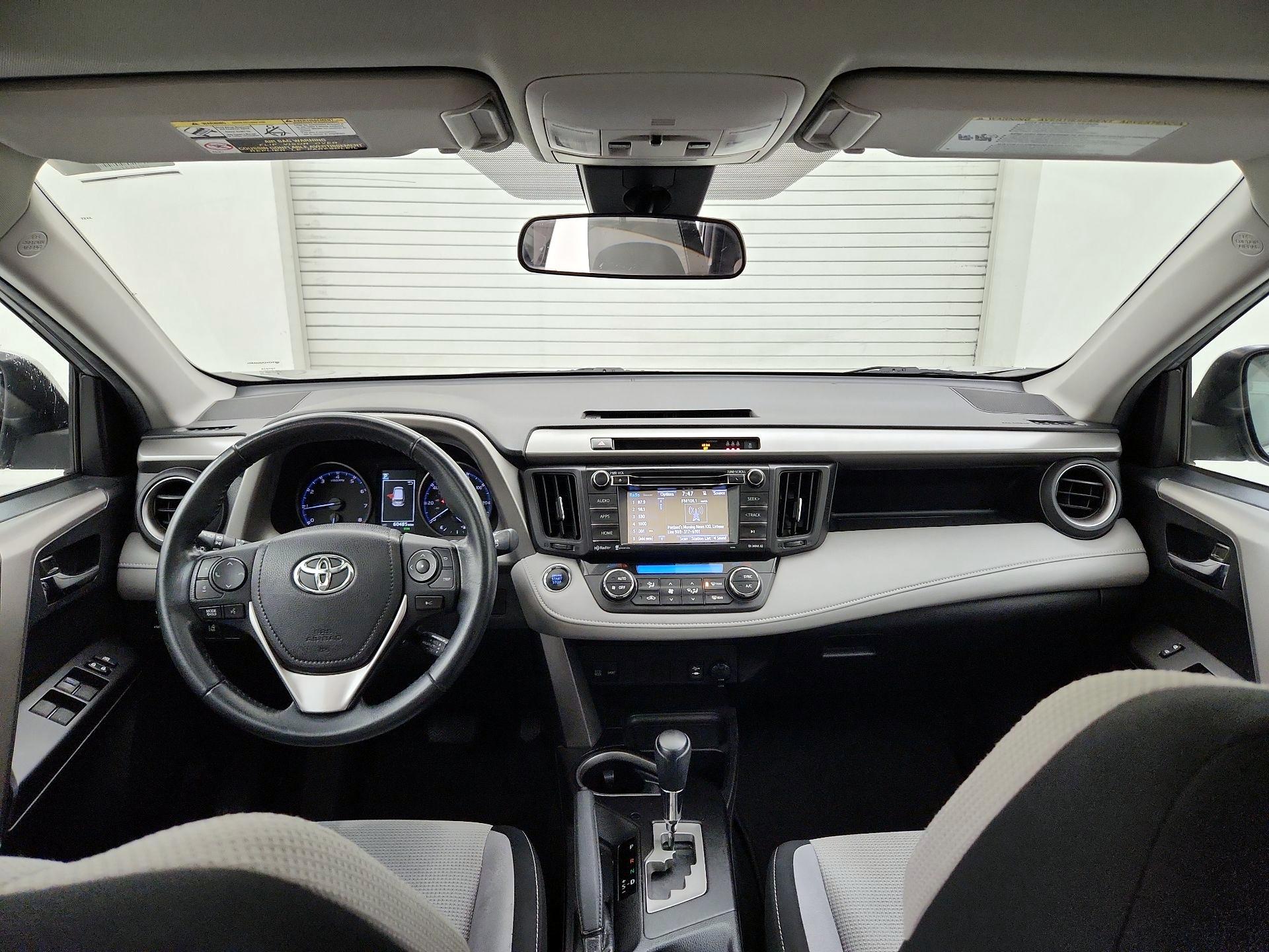 Thumbnail: 2018 Toyota RAV4 - 9