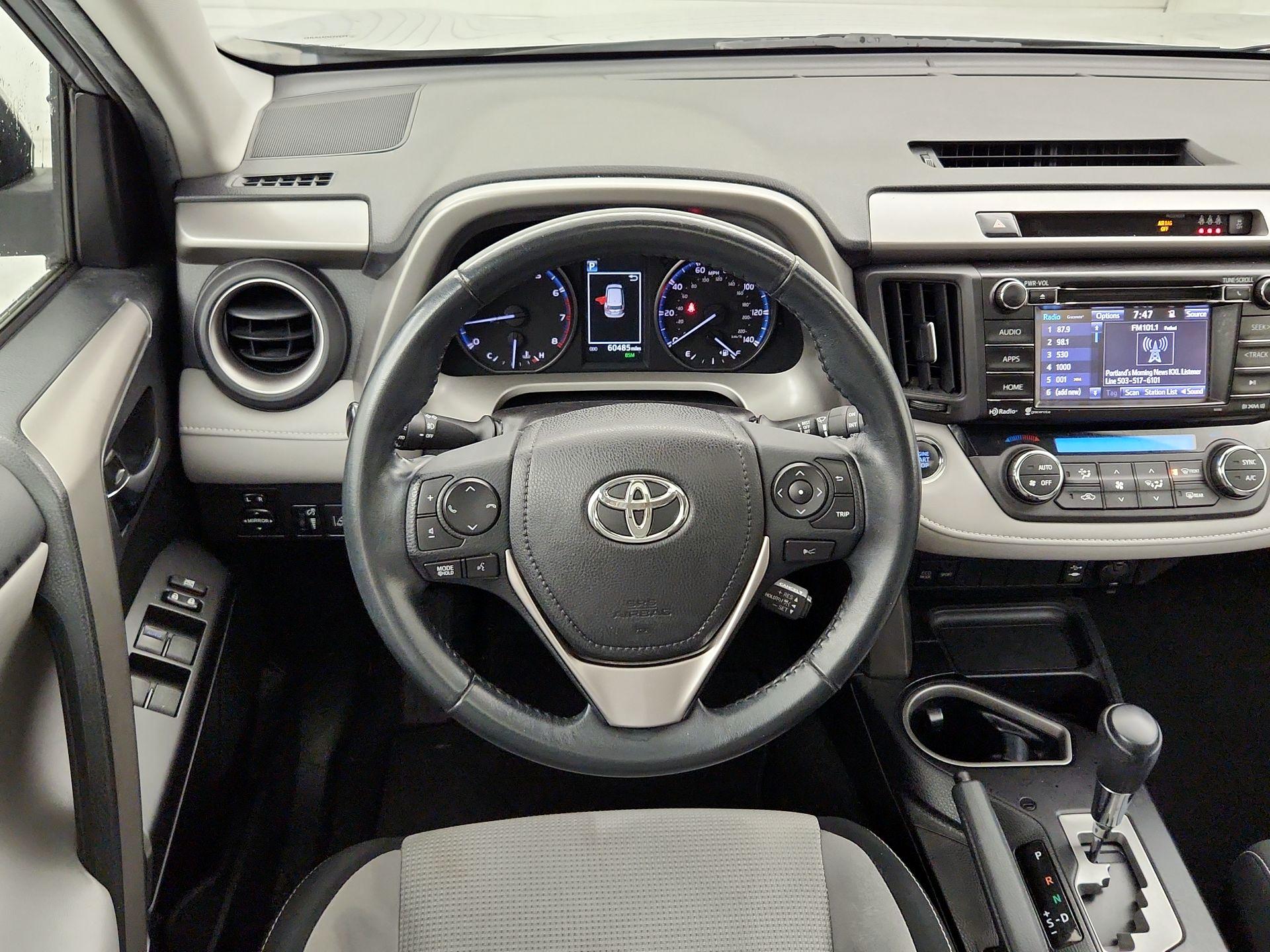 Thumbnail: 2018 Toyota RAV4 - 10
