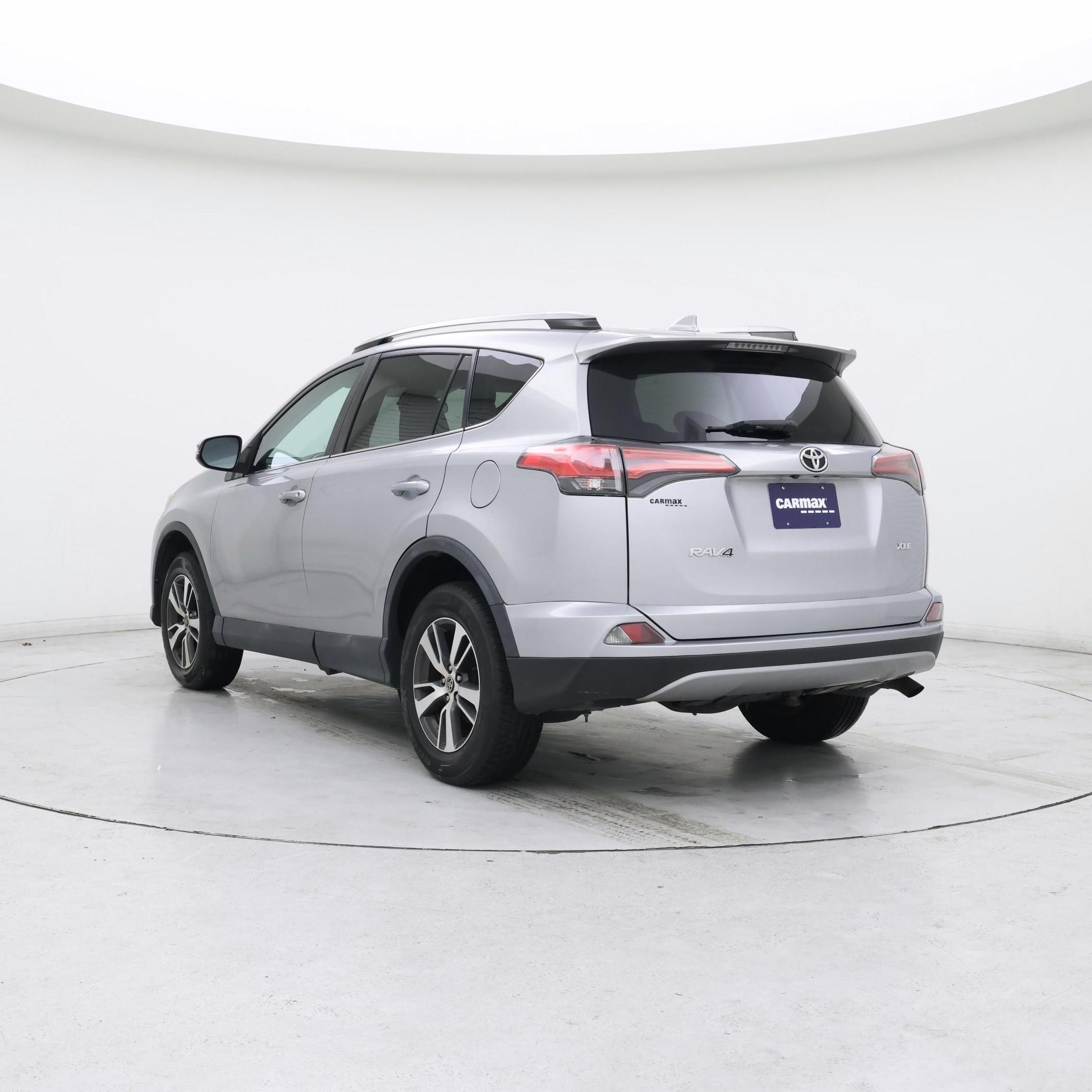 Thumbnail: 2018 Toyota RAV4 - 2