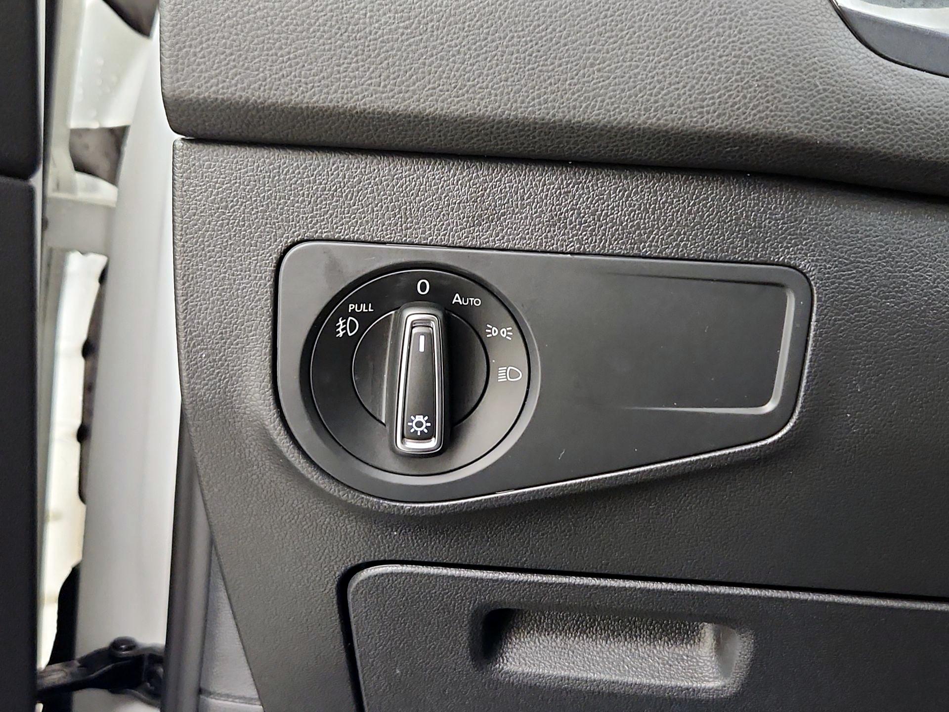 Thumbnail: 2021 Volkswagen Tiguan - 13