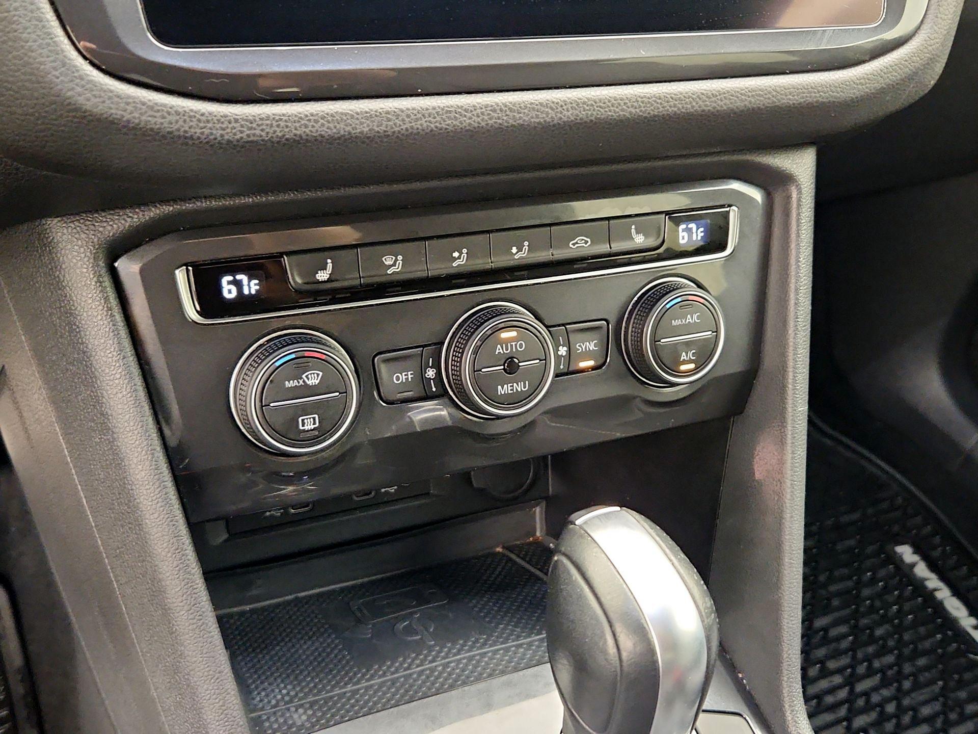 Thumbnail: 2021 Volkswagen Tiguan - 16