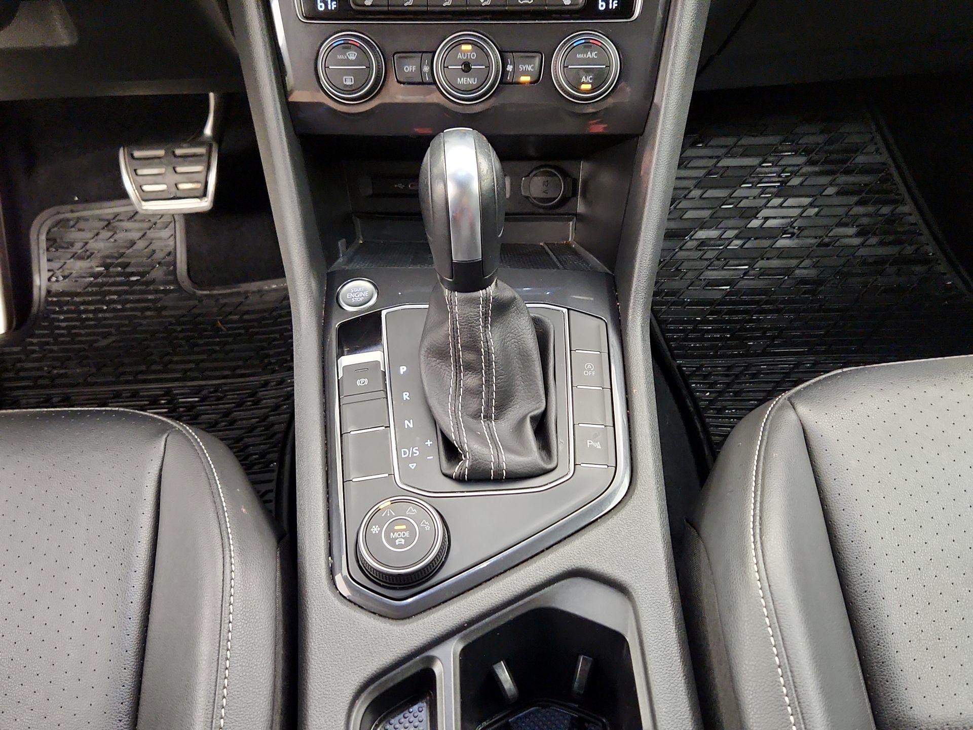 Thumbnail: 2021 Volkswagen Tiguan - 17