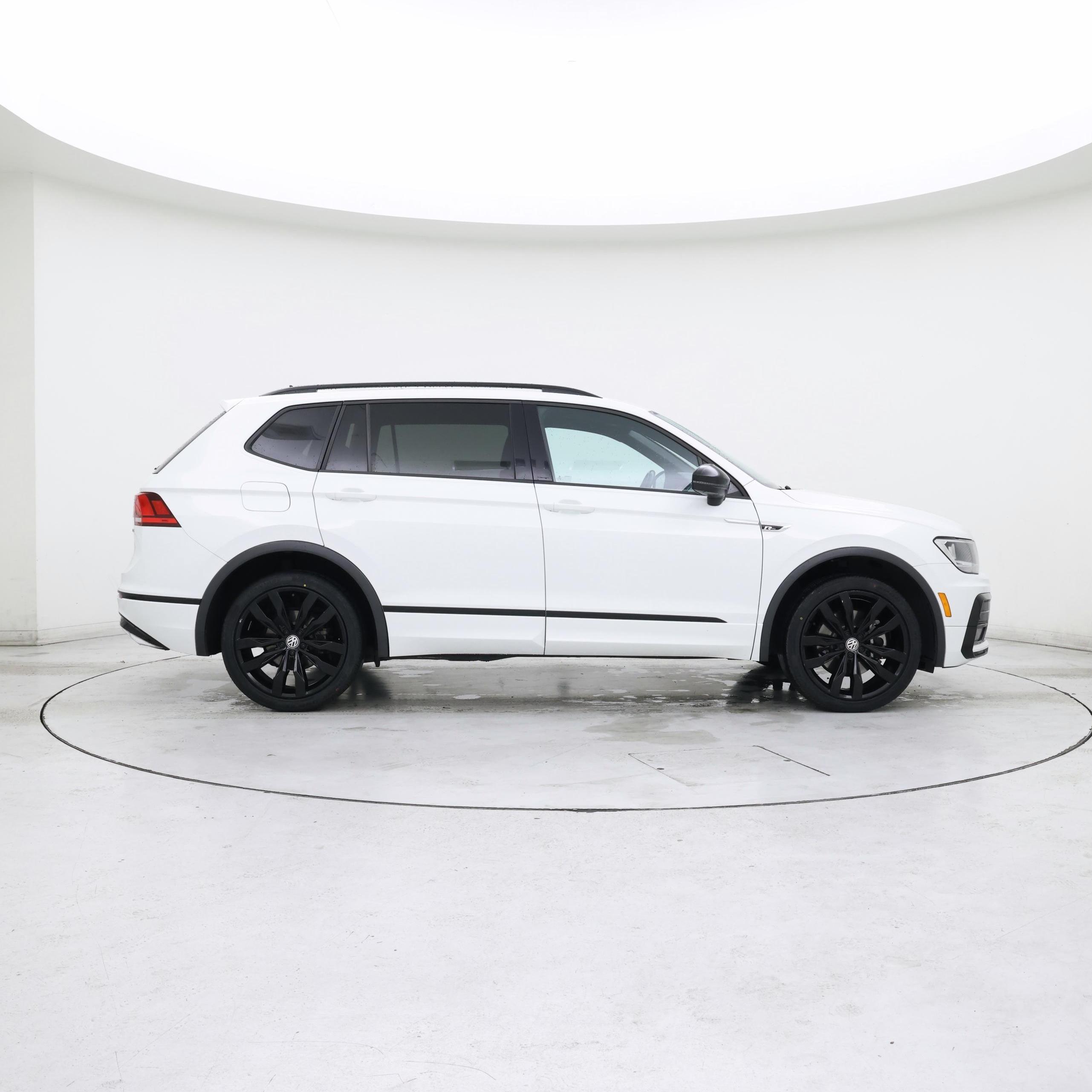 Thumbnail: 2021 Volkswagen Tiguan - 7