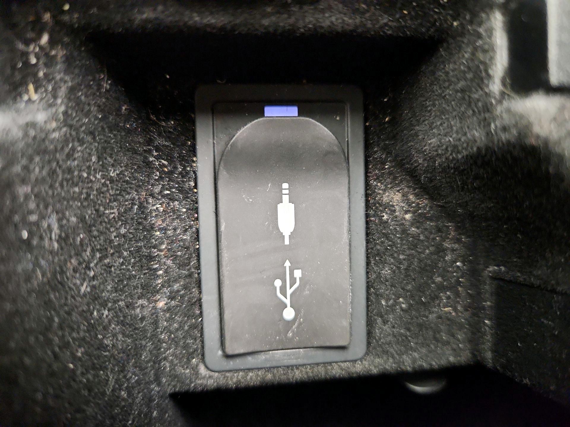 Thumbnail: 2016 Lexus IS - 18