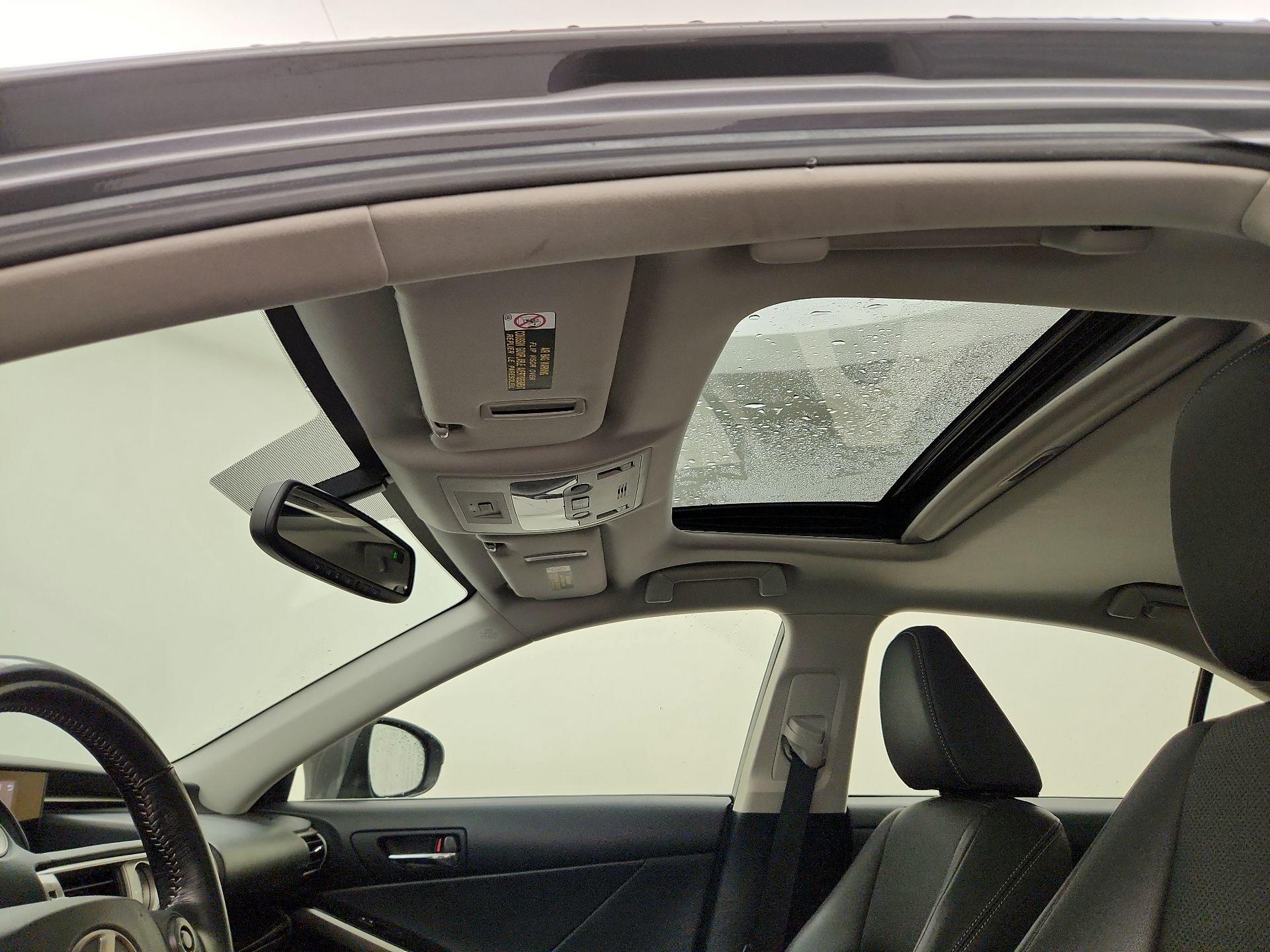 Thumbnail: 2016 Lexus IS - 19