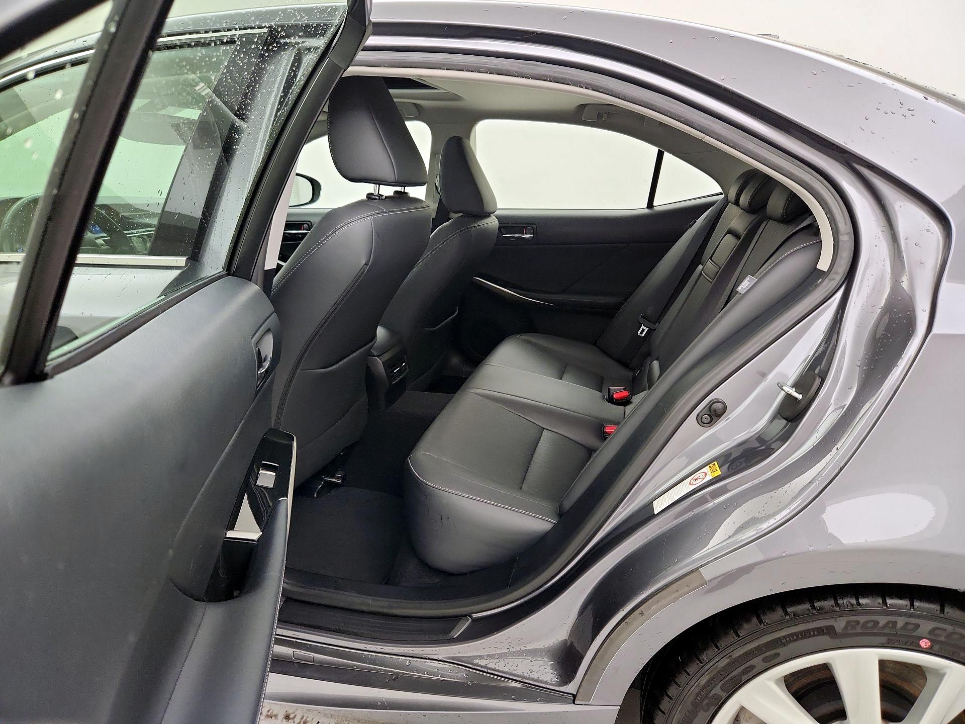 Thumbnail: 2016 Lexus IS - 20