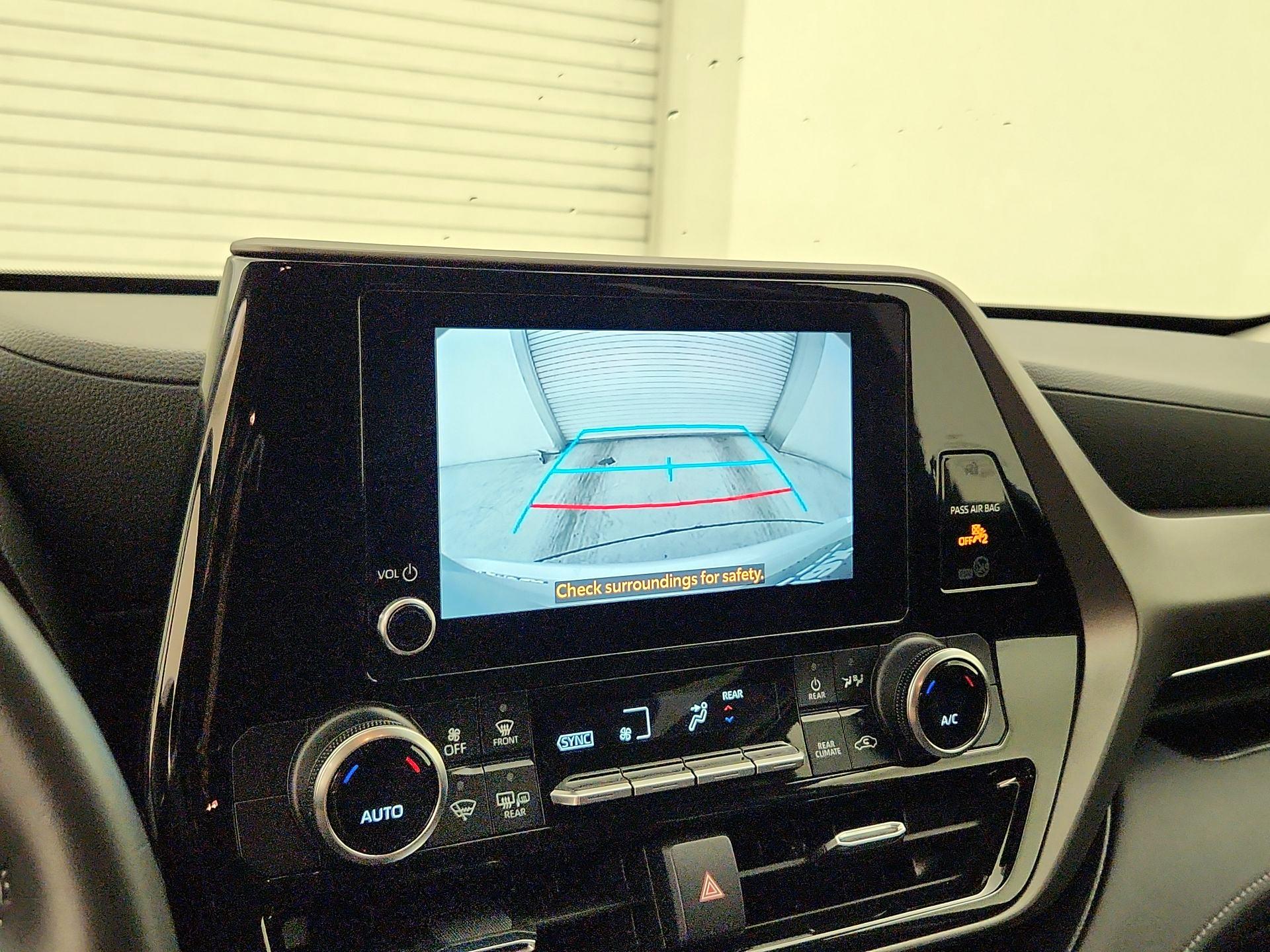 Thumbnail: 2023 Toyota Highlander - 14