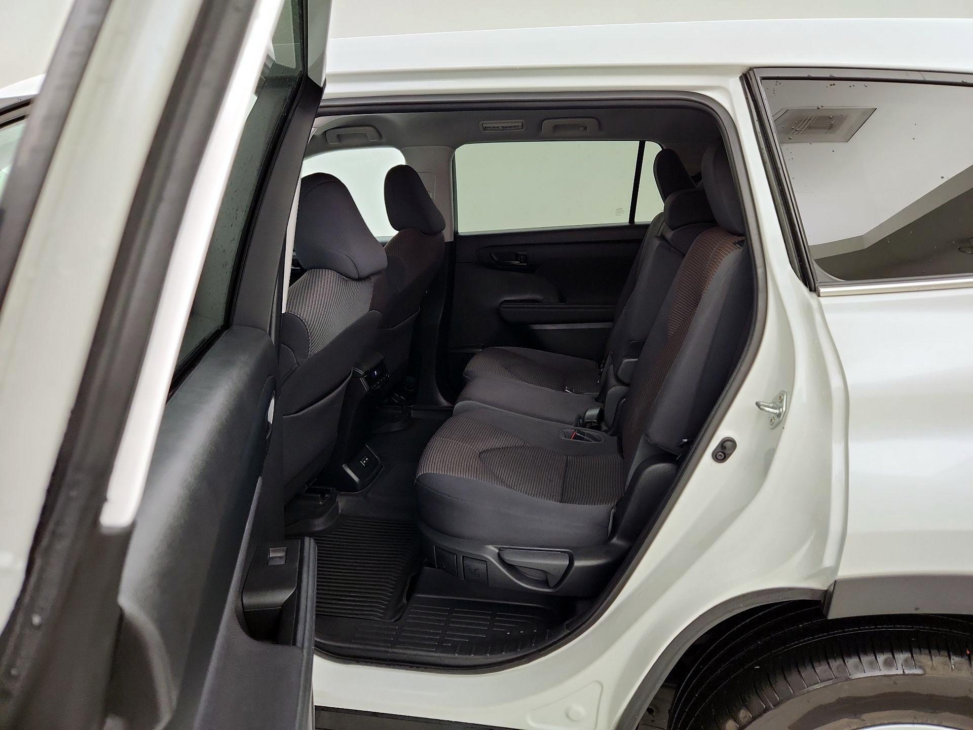 Thumbnail: 2023 Toyota Highlander - 19