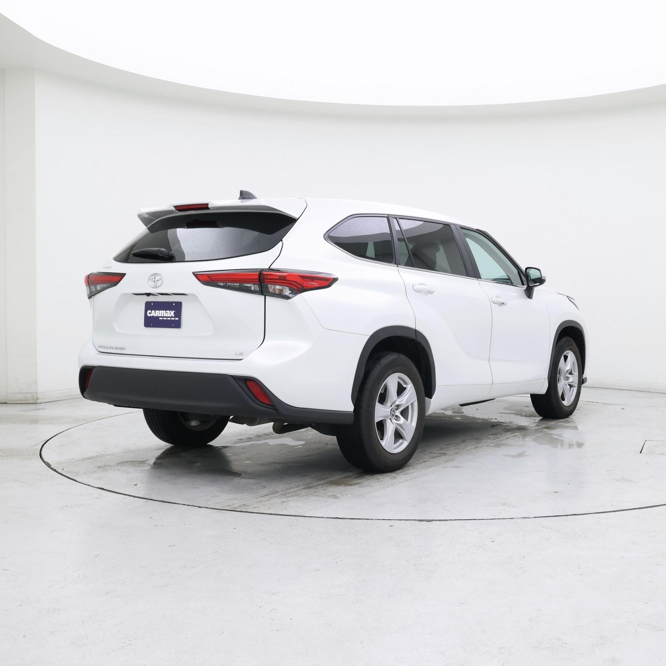 Thumbnail: 2023 Toyota Highlander - 8