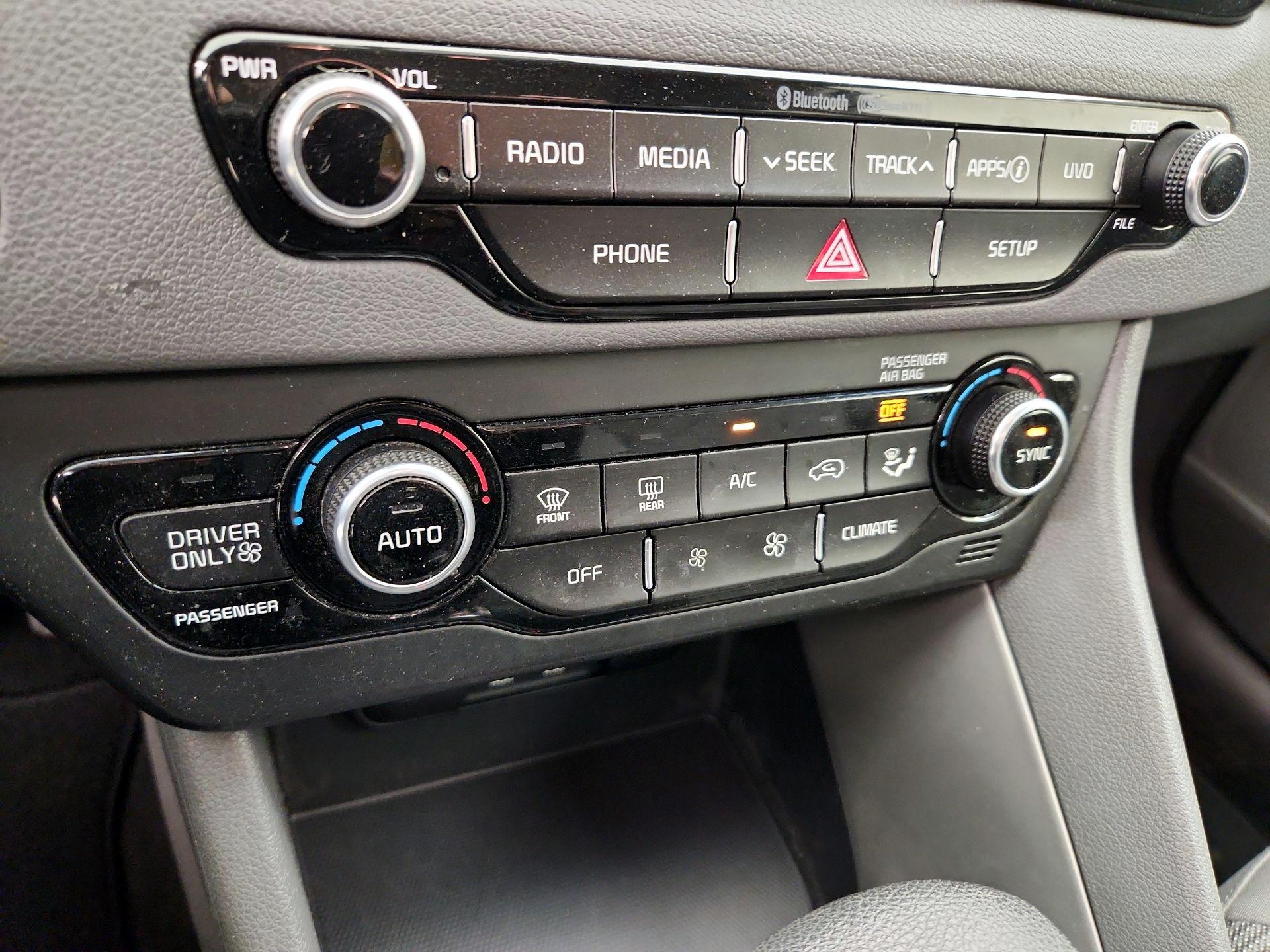 Thumbnail: 2019 Kia Niro - 16