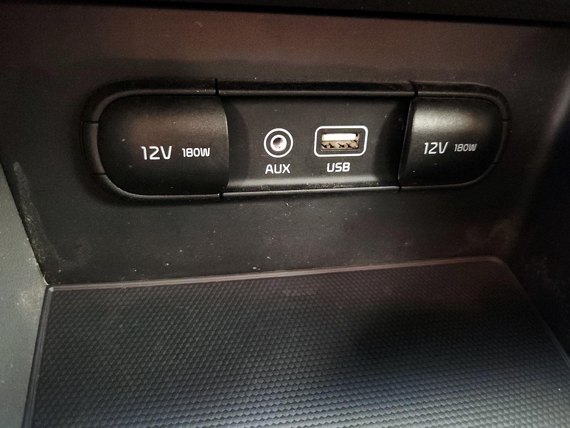 Thumbnail: 2019 Kia Niro - 18